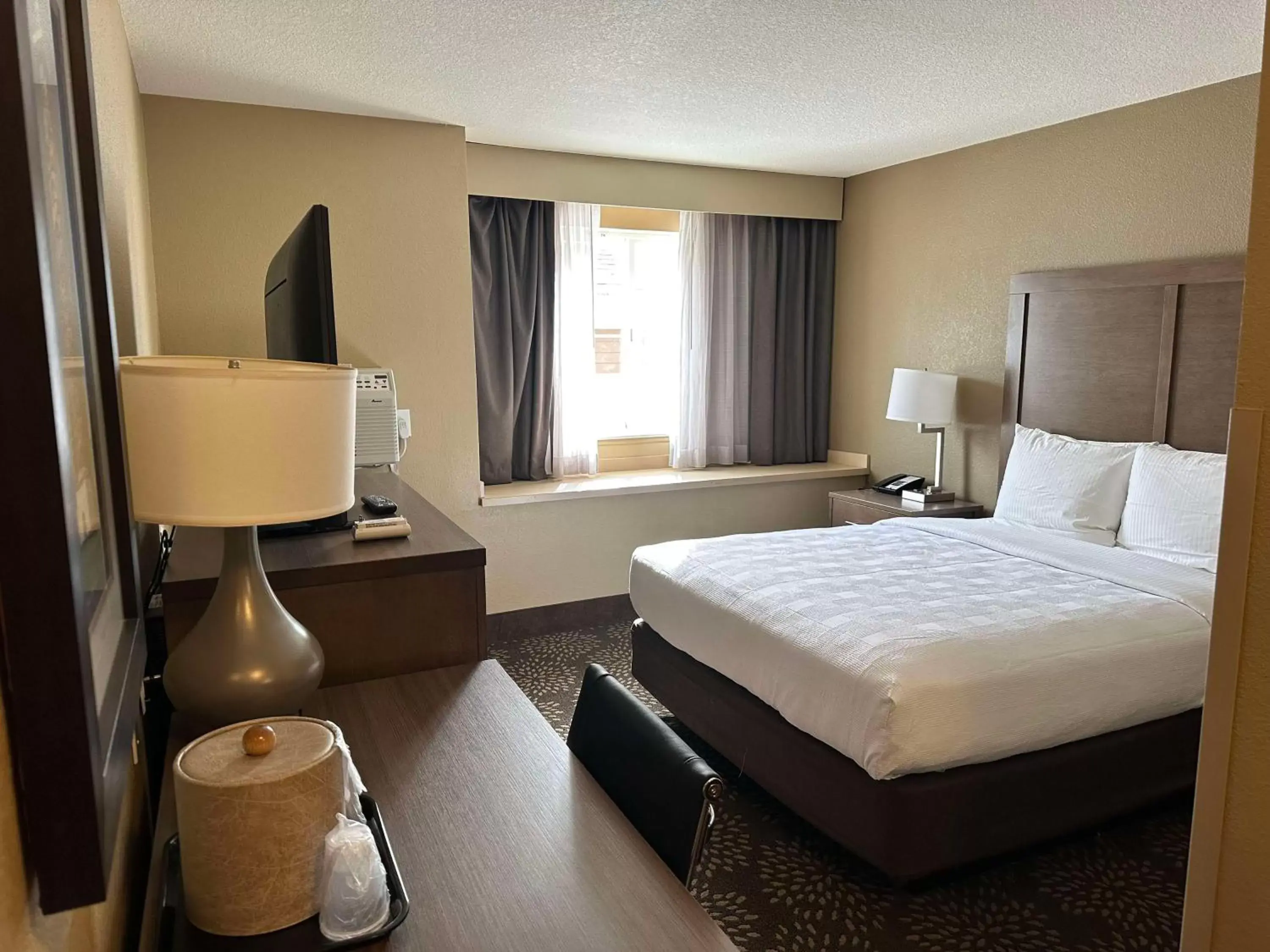 Bedroom in Best Western Columbia River Waterfront Hotel Astoria