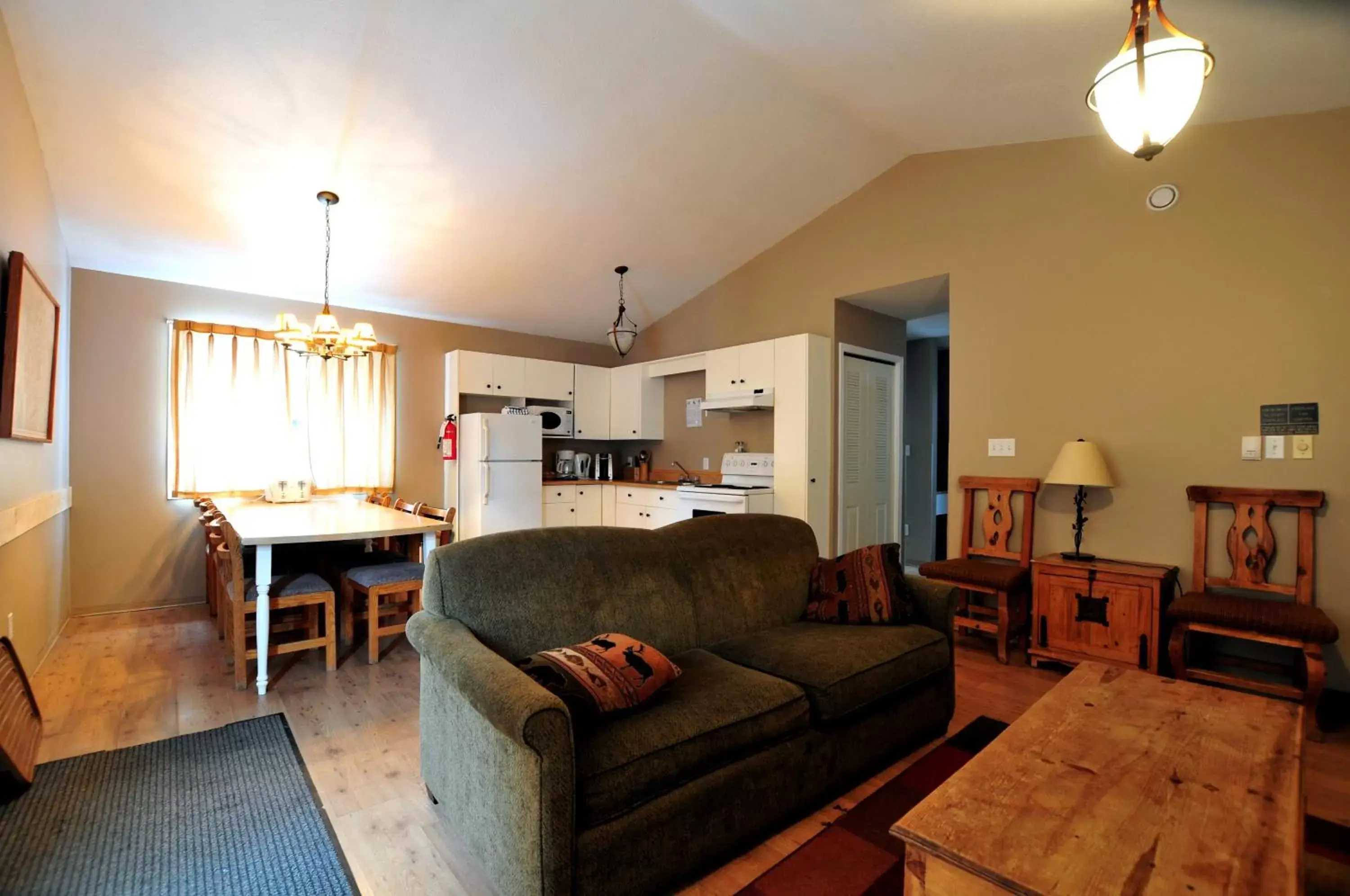 Living room, Seating Area in Manning Park Resort