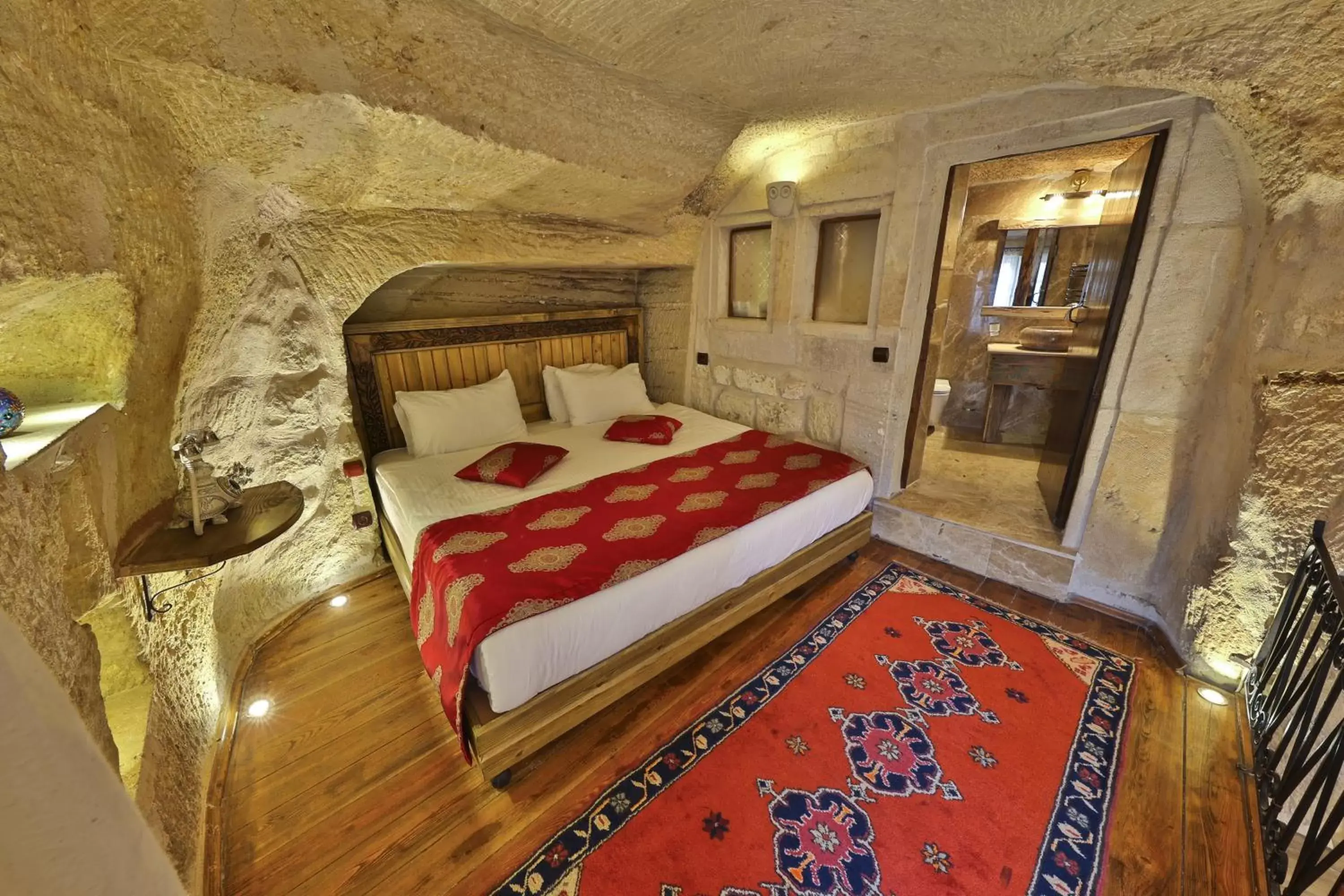 Divan Cave House