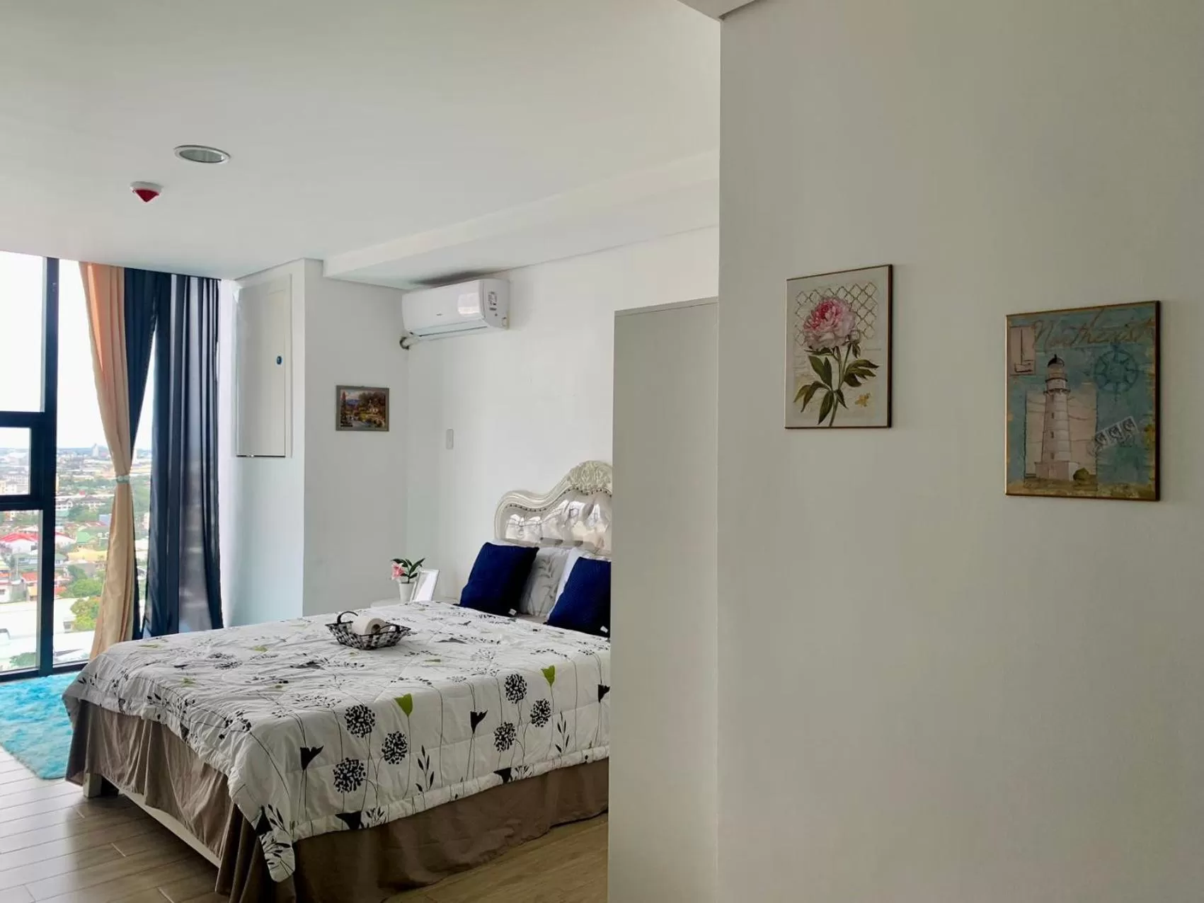 Your Home Near The City Life