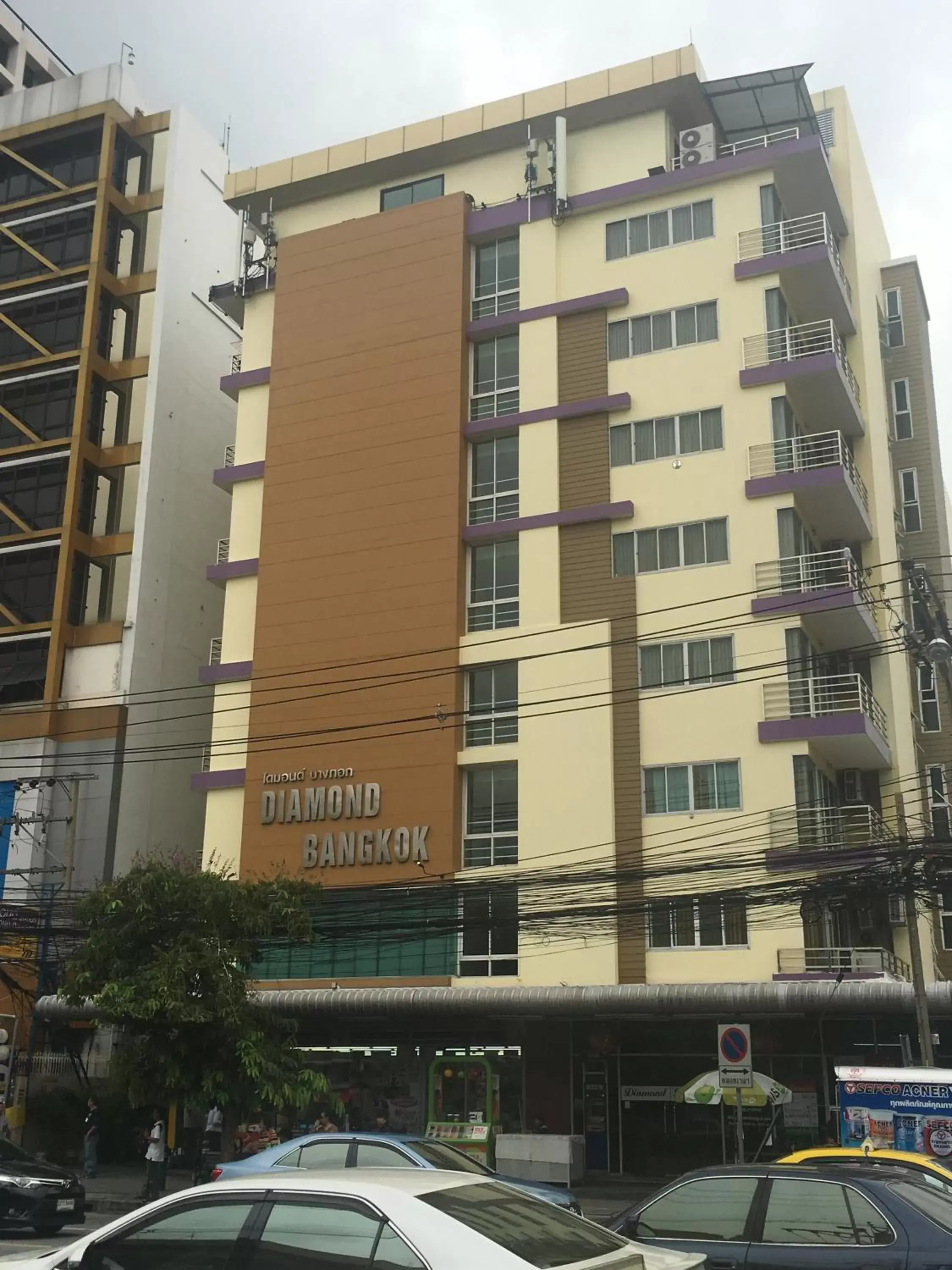 Property Building in Diamond Bangkok Apartment