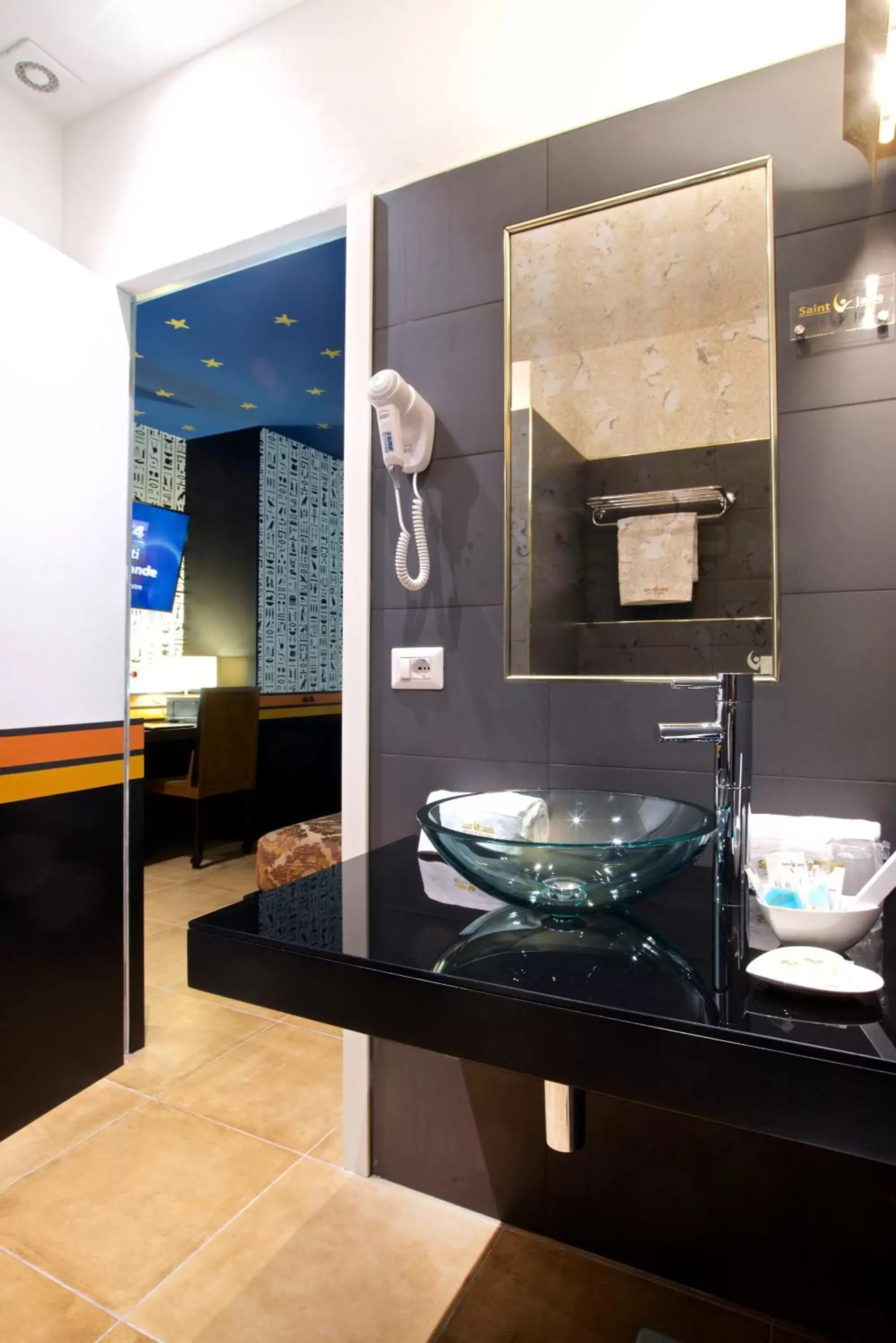 Bathroom in Design Suite Tirano