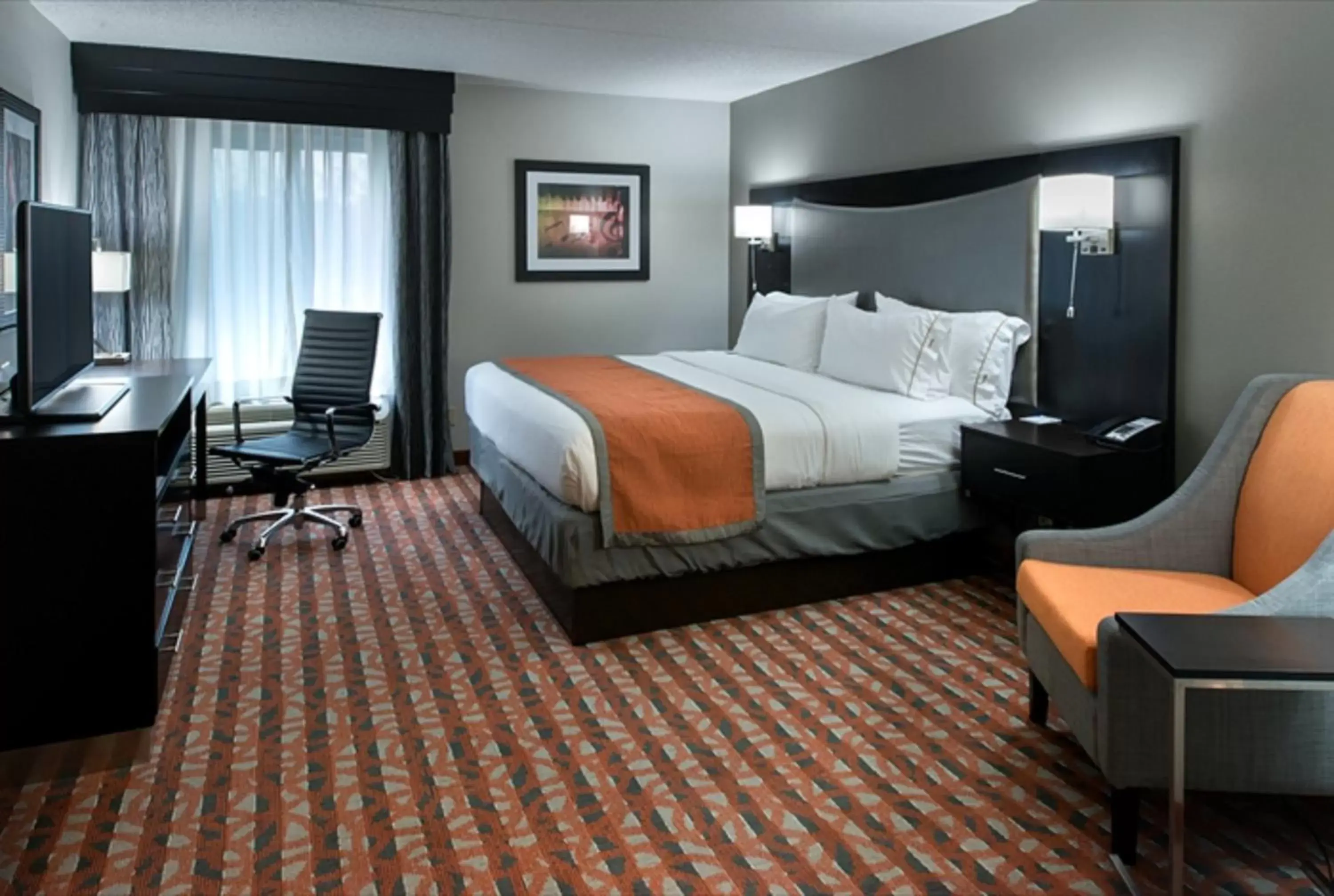 Bed in Holiday Inn Express & Suites Nashville Southeast - Antioch, an IHG Hotel