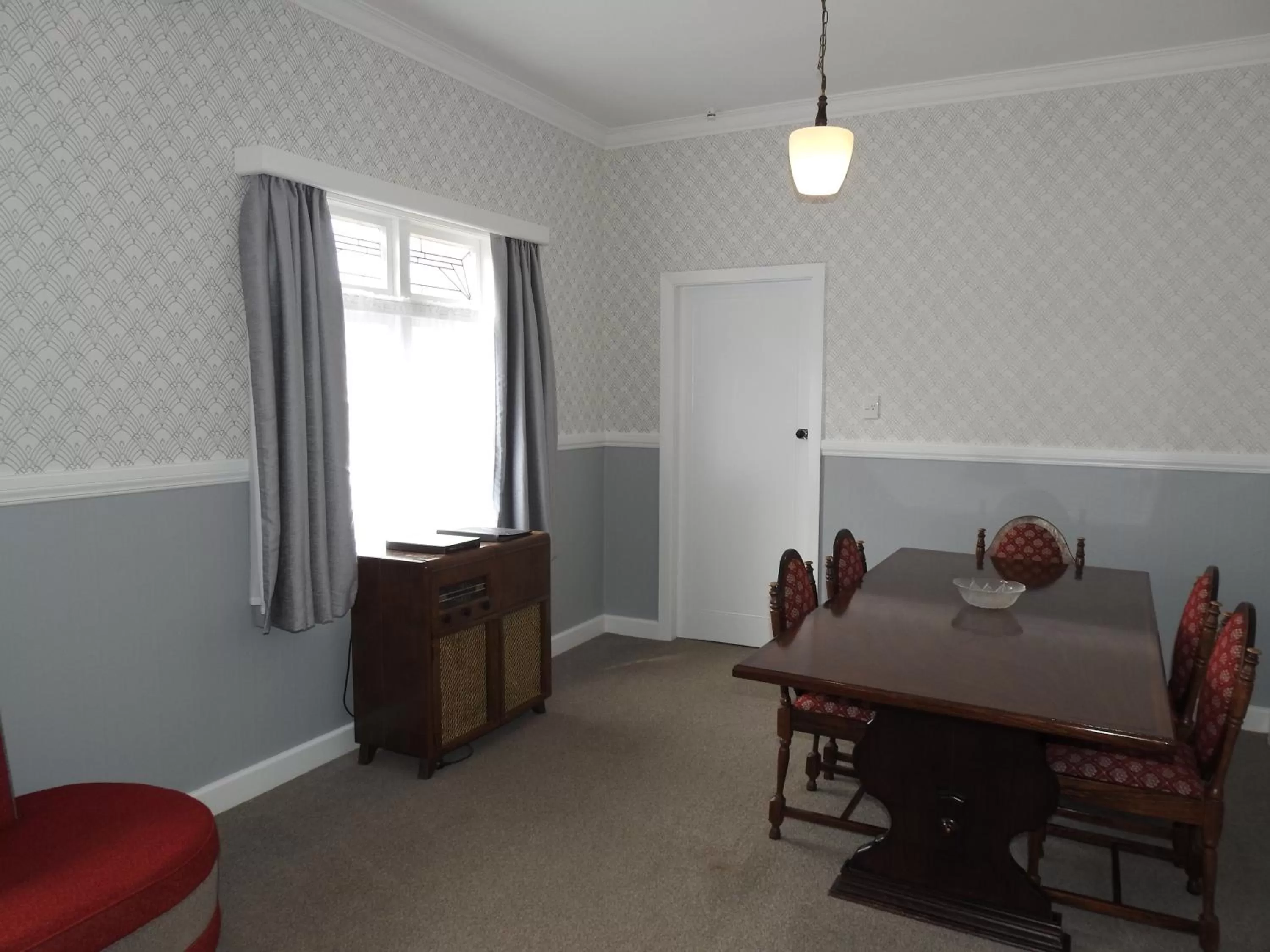 Living room in Gardner Court Motel