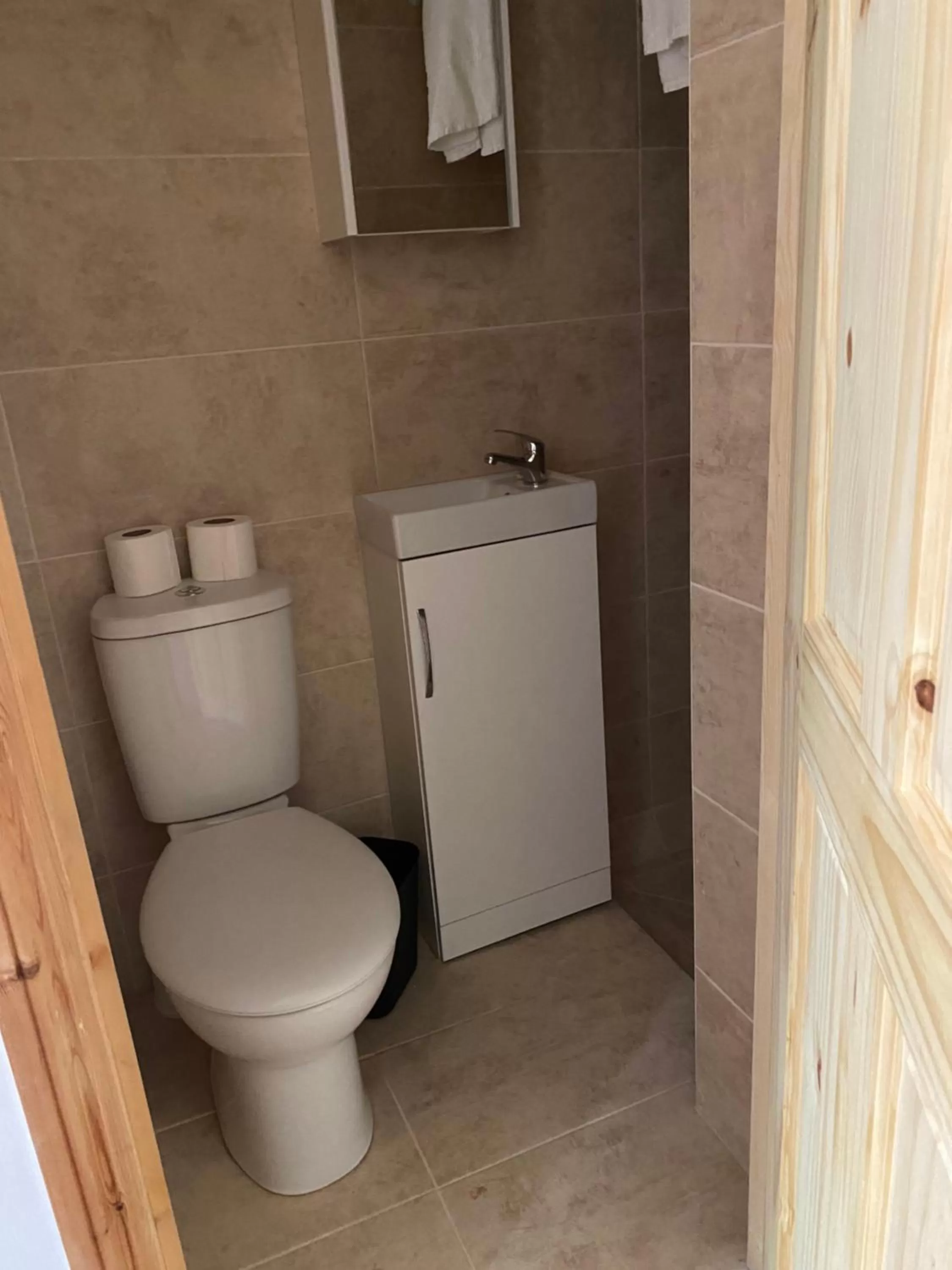 Bathroom in 27 Argyle Square