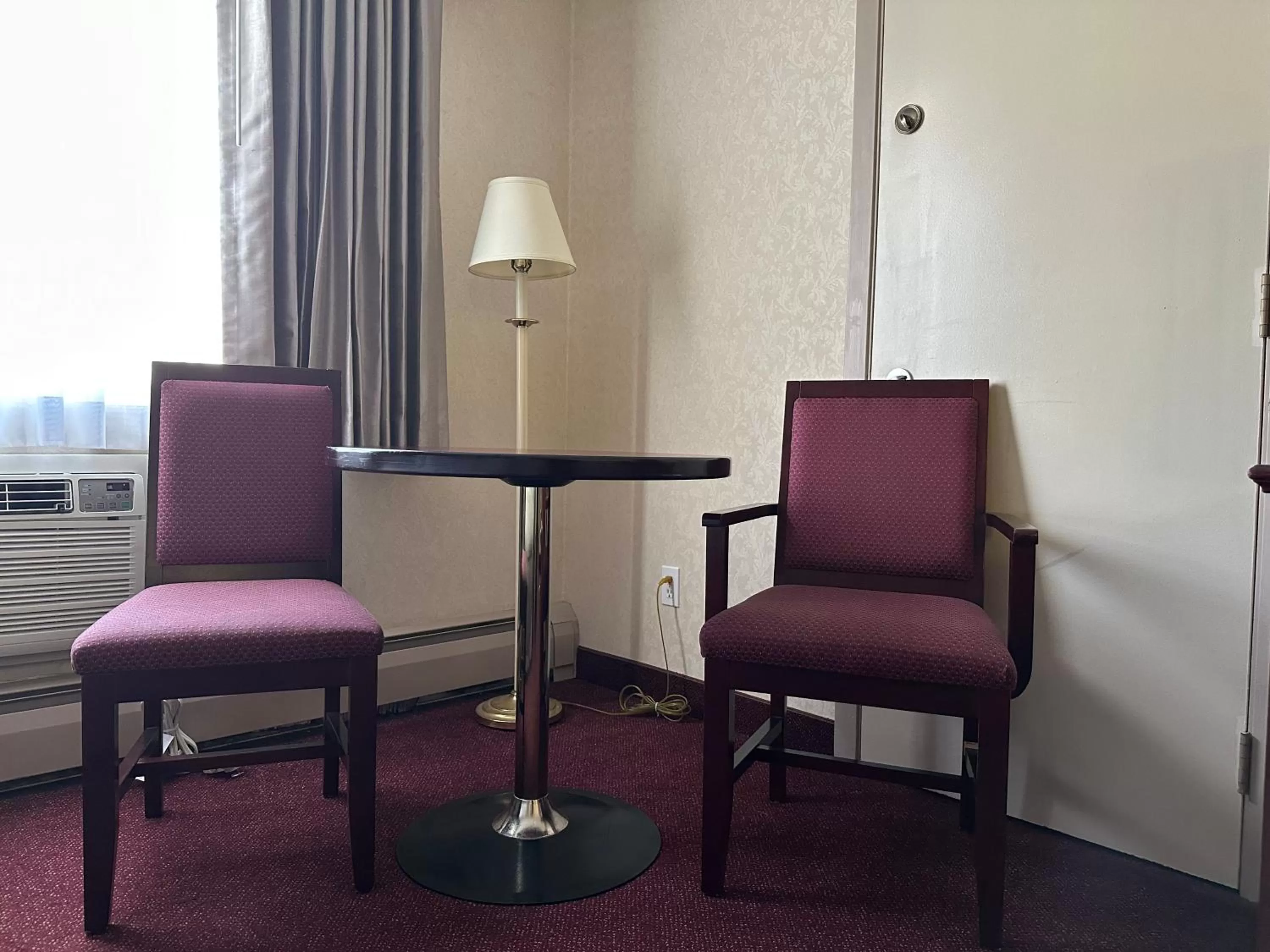 Super 8 by Wyndham Lethbridge