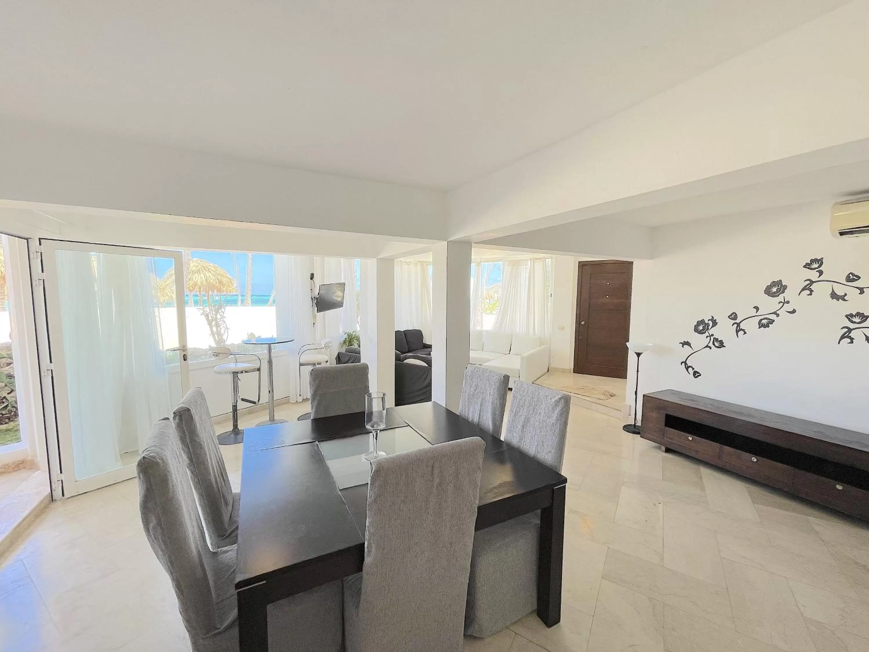 TV and multimedia, Dining Area in HOTEL Beach VILLAS Los Corales WIFI & BBQ BEACH CLUB