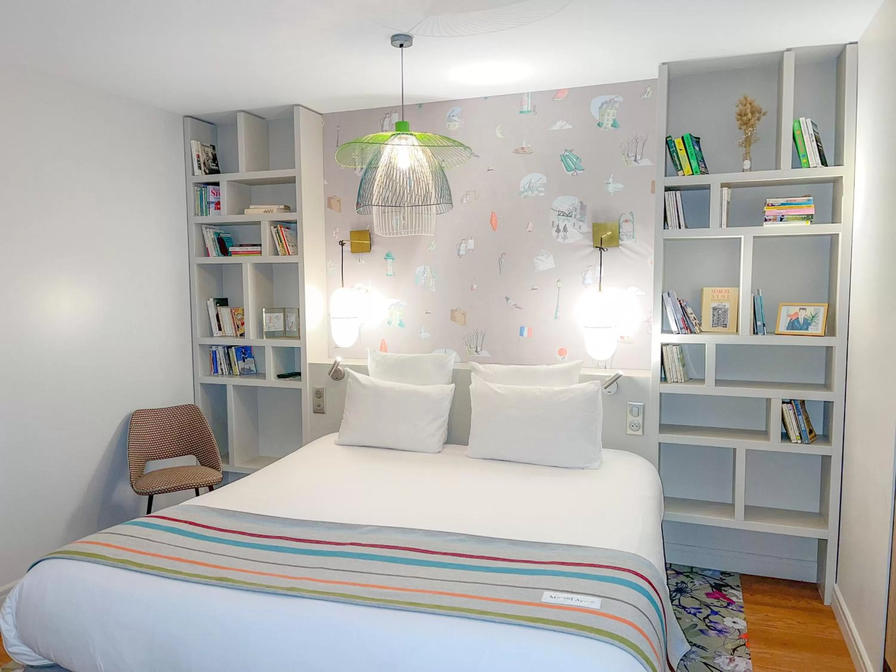 Library, Bed in Hotel Litteraire Marcel Ayme, BW Premier Collection