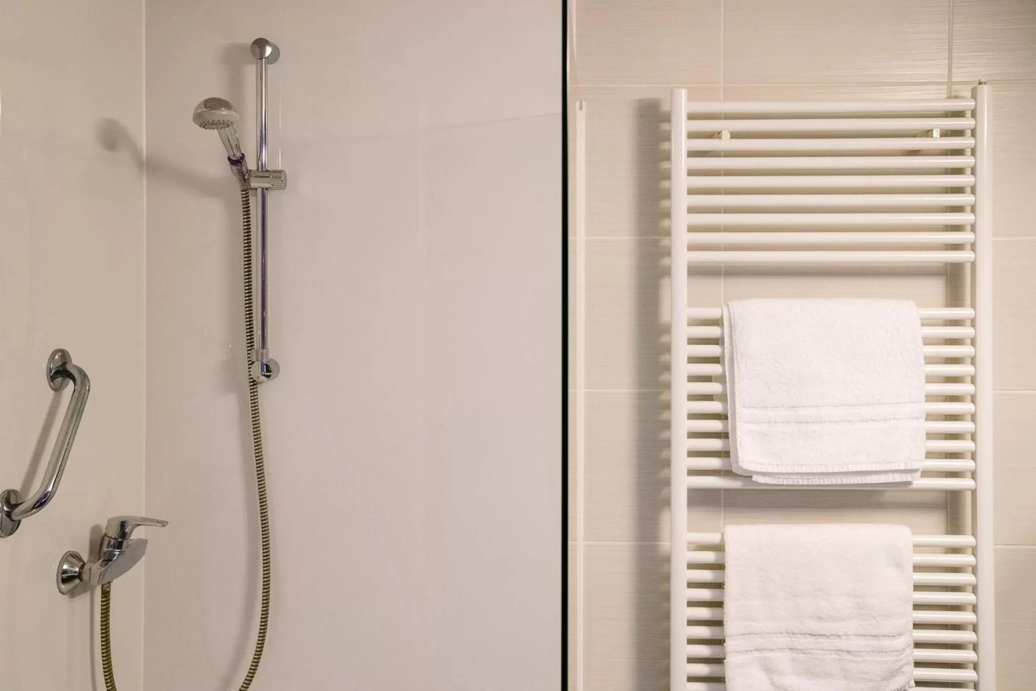 Shower in Hotel Europe