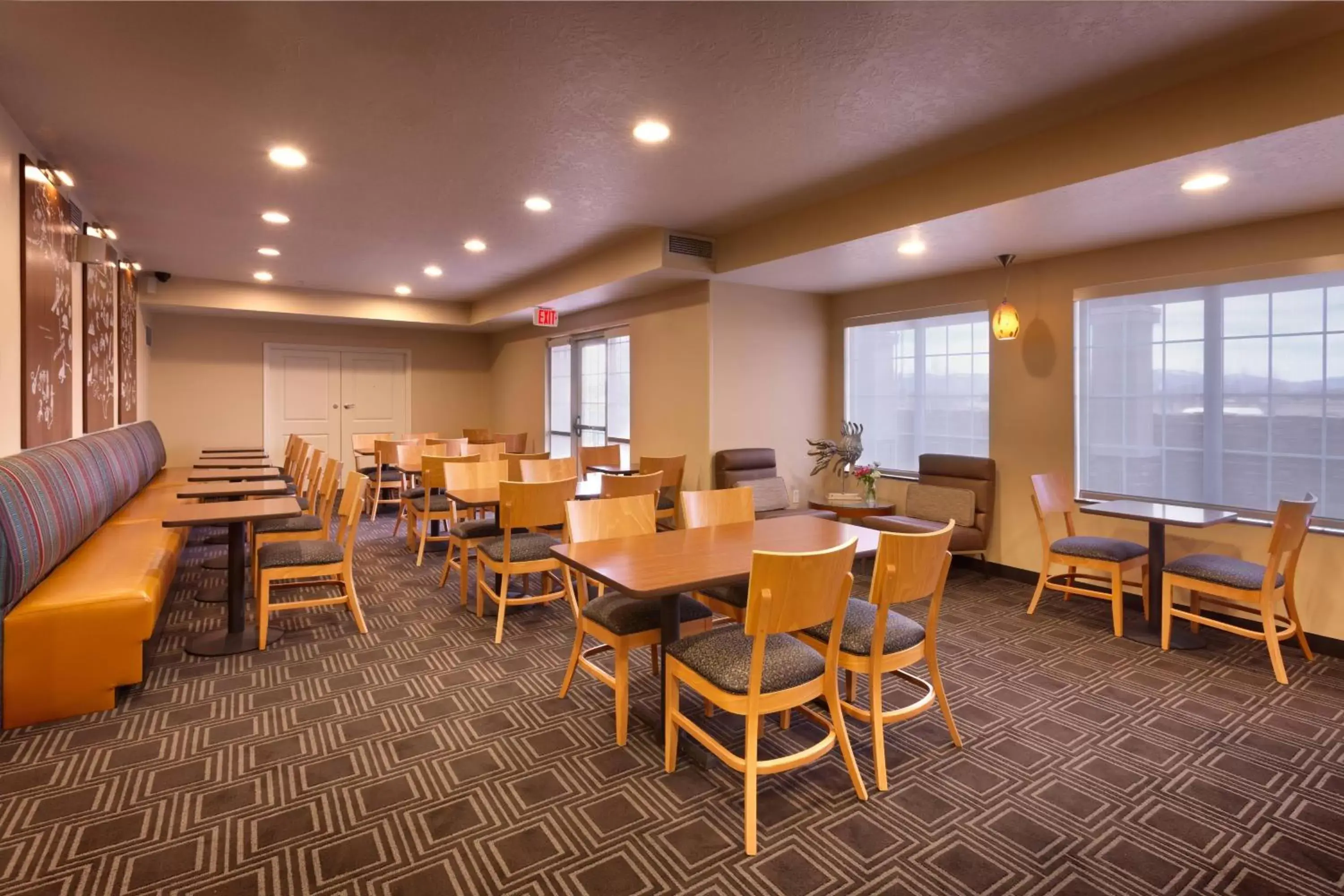 Lobby or reception, Restaurant/Places to Eat in TownePlace Suites Boise West / Meridian