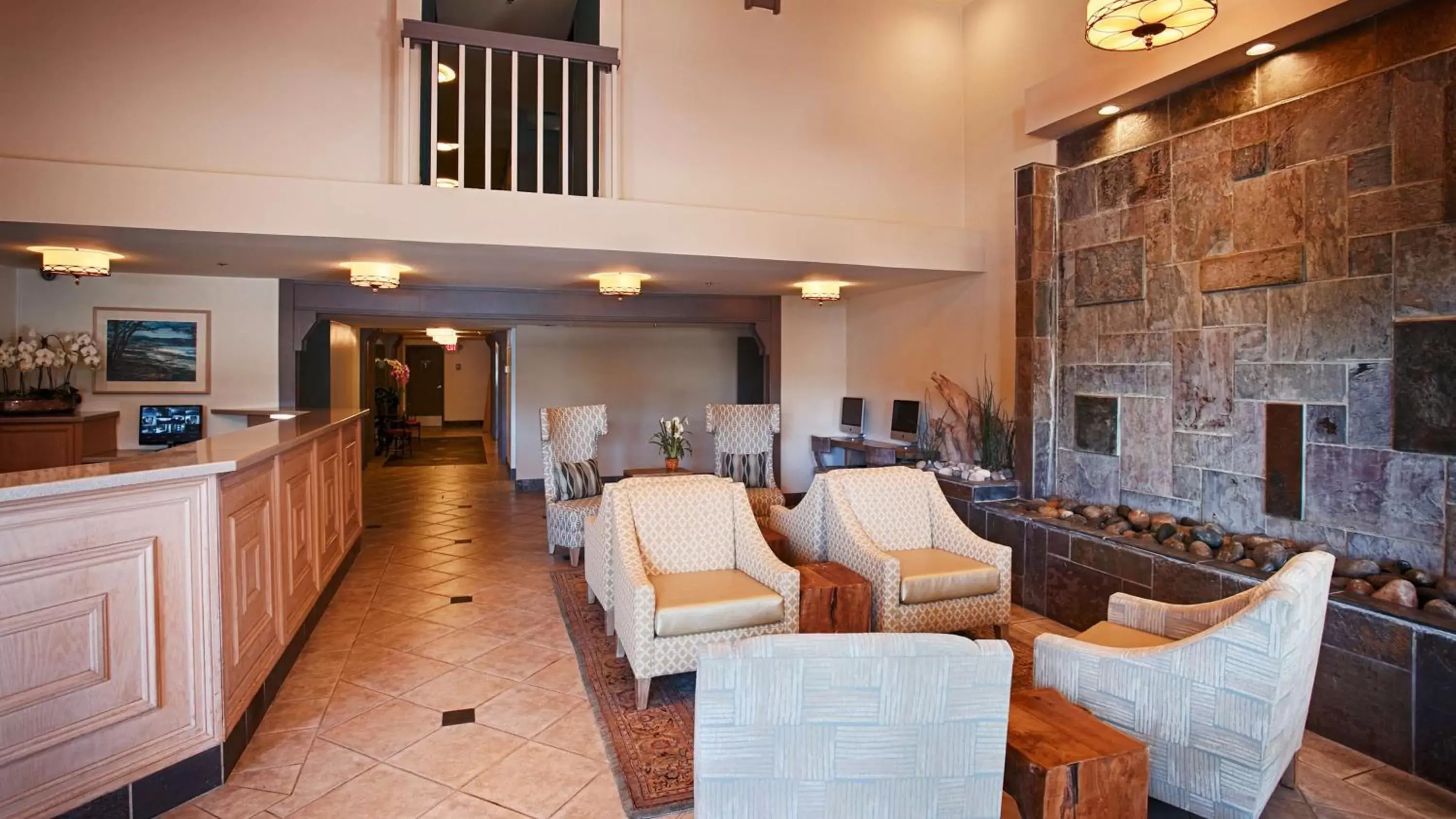 Lobby or reception, Seating Area in Best Western Plus Monterey Inn