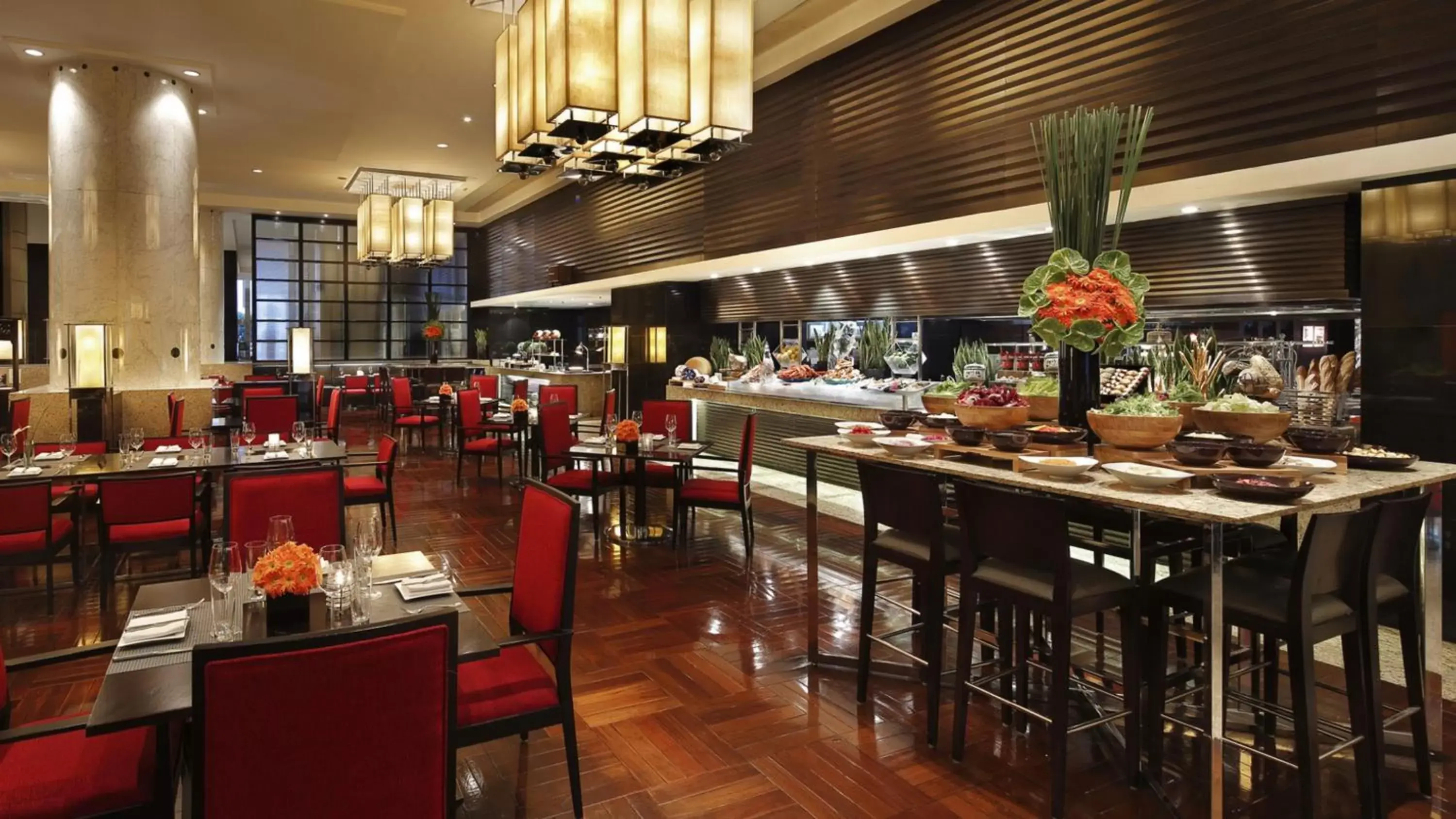Restaurant/Places to Eat in InterContinental Shanghai Pudong, an IHG Hotel