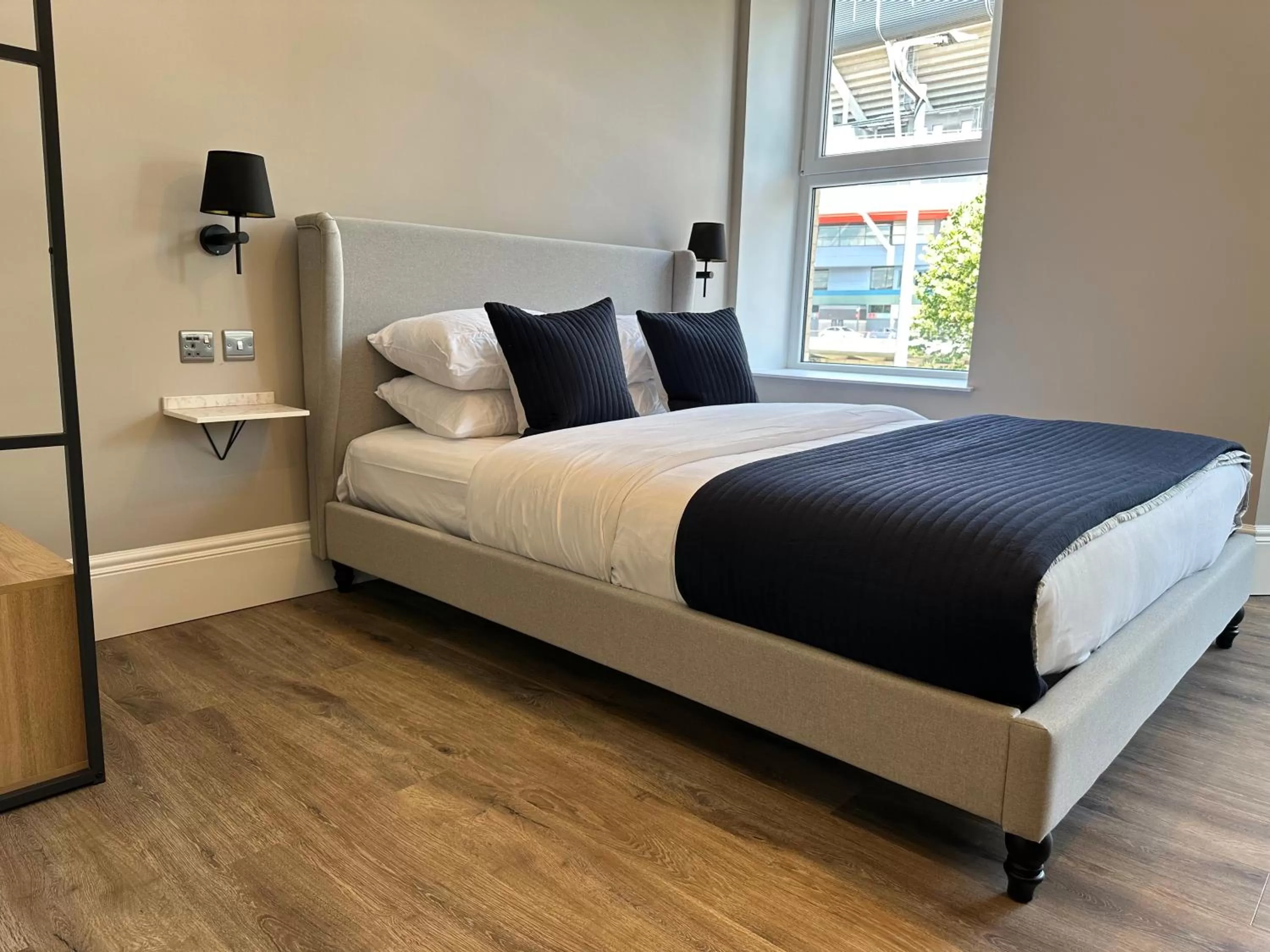 Bedroom, Bed in Central Studios