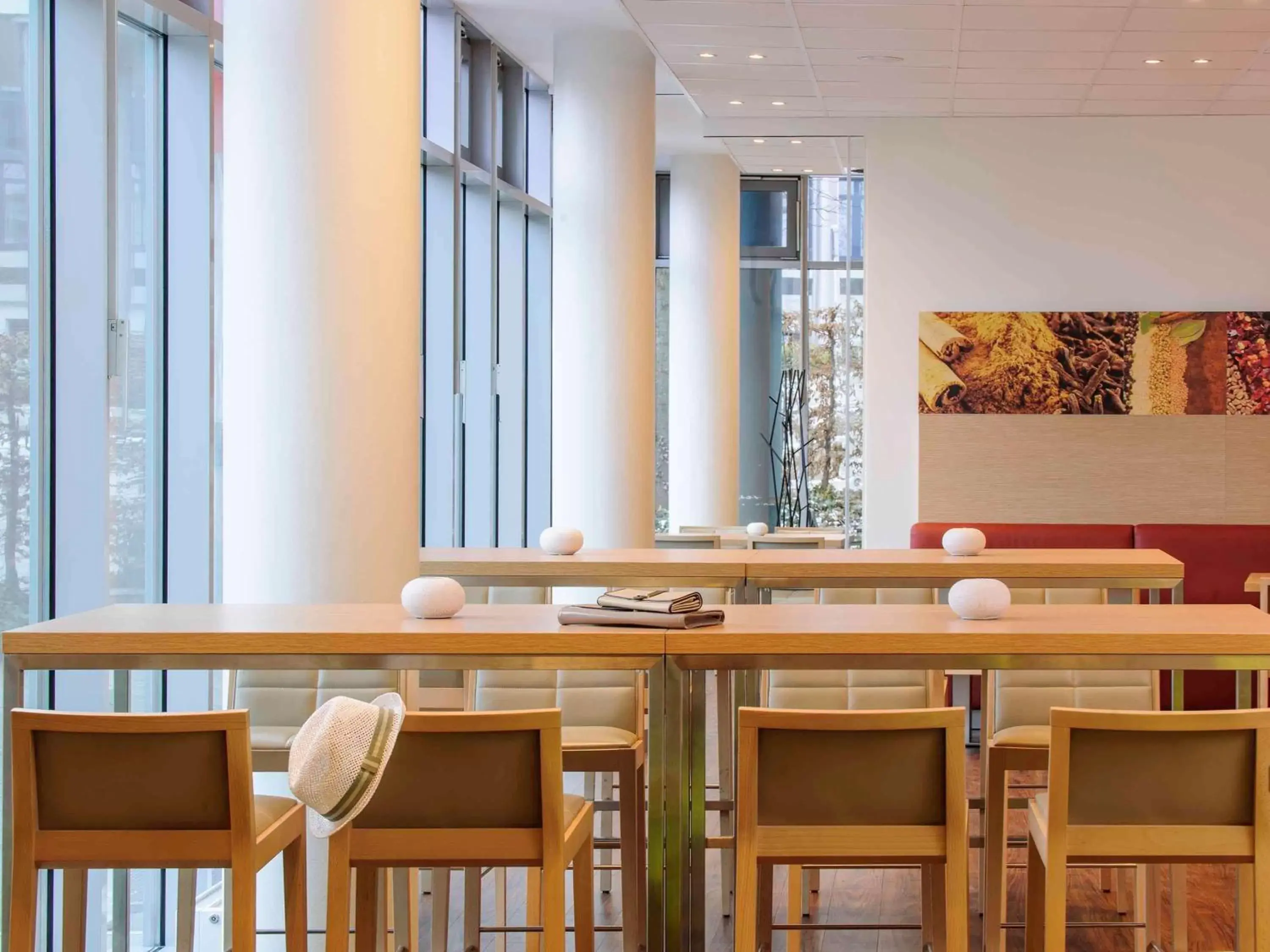 Lounge or bar, Restaurant/Places to Eat in ibis Hotel Stuttgart City