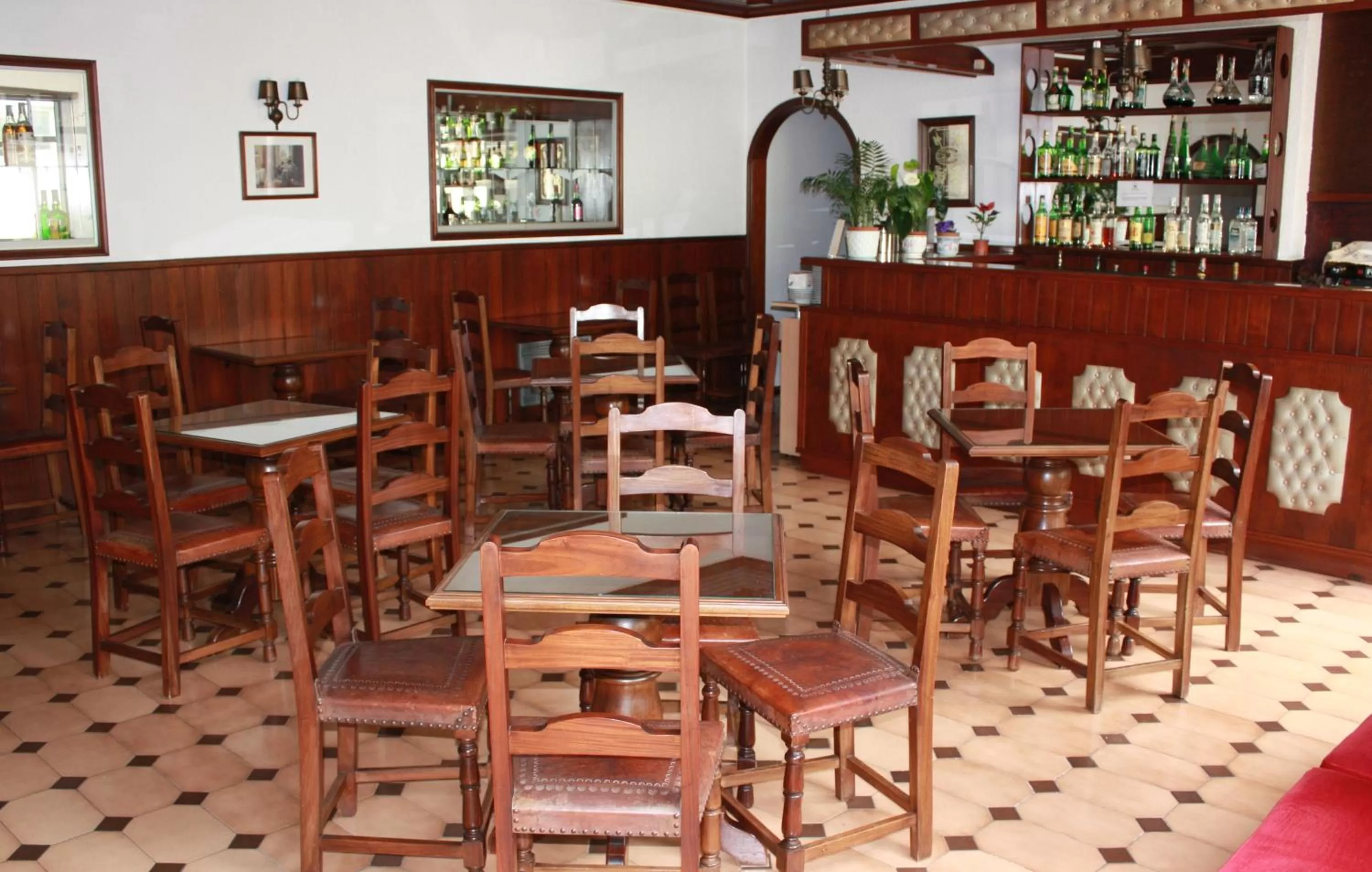 Restaurant/places to eat in Hotel Dona Leonor