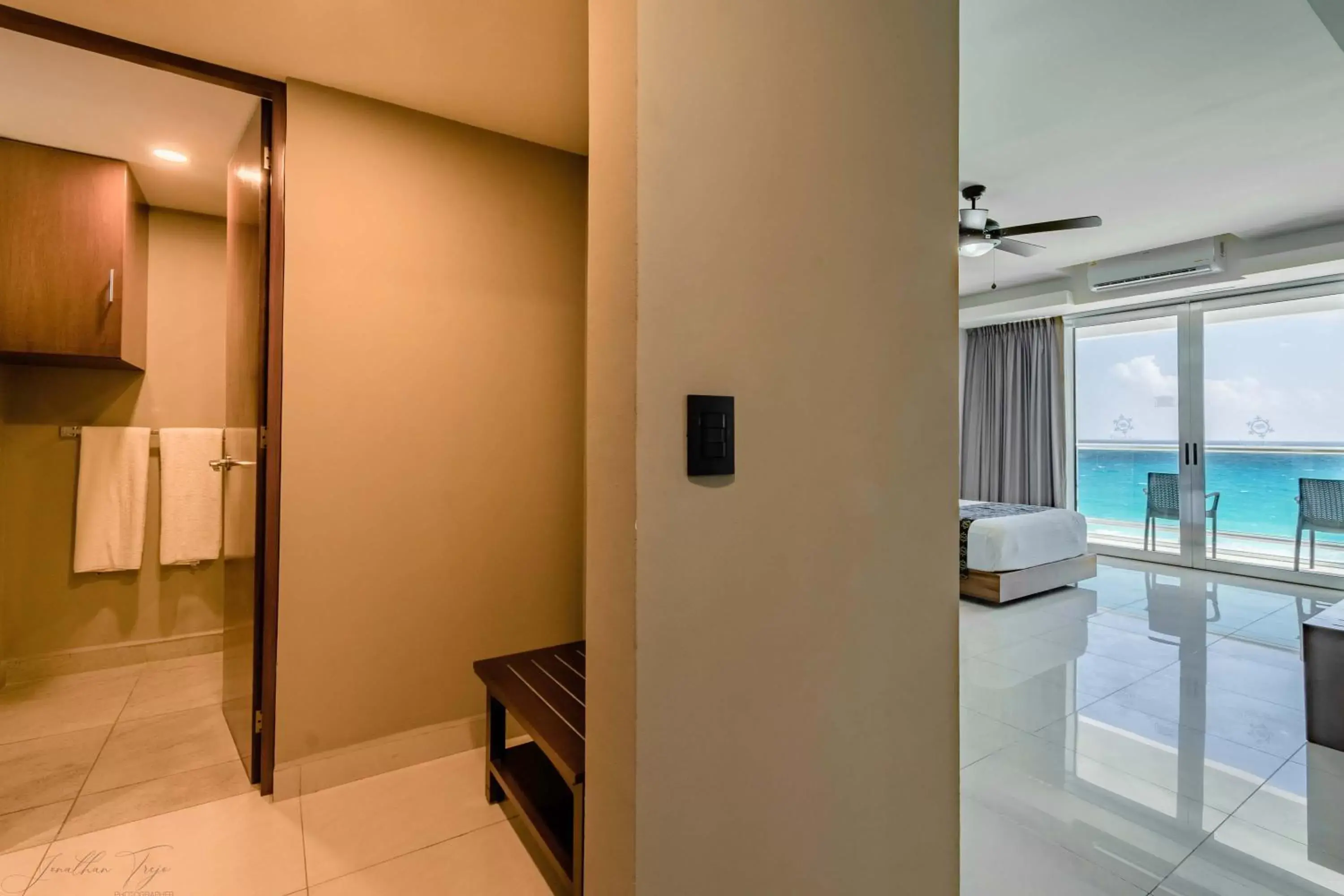 Bathroom in Ocean Dream Cancun by GuruHotel