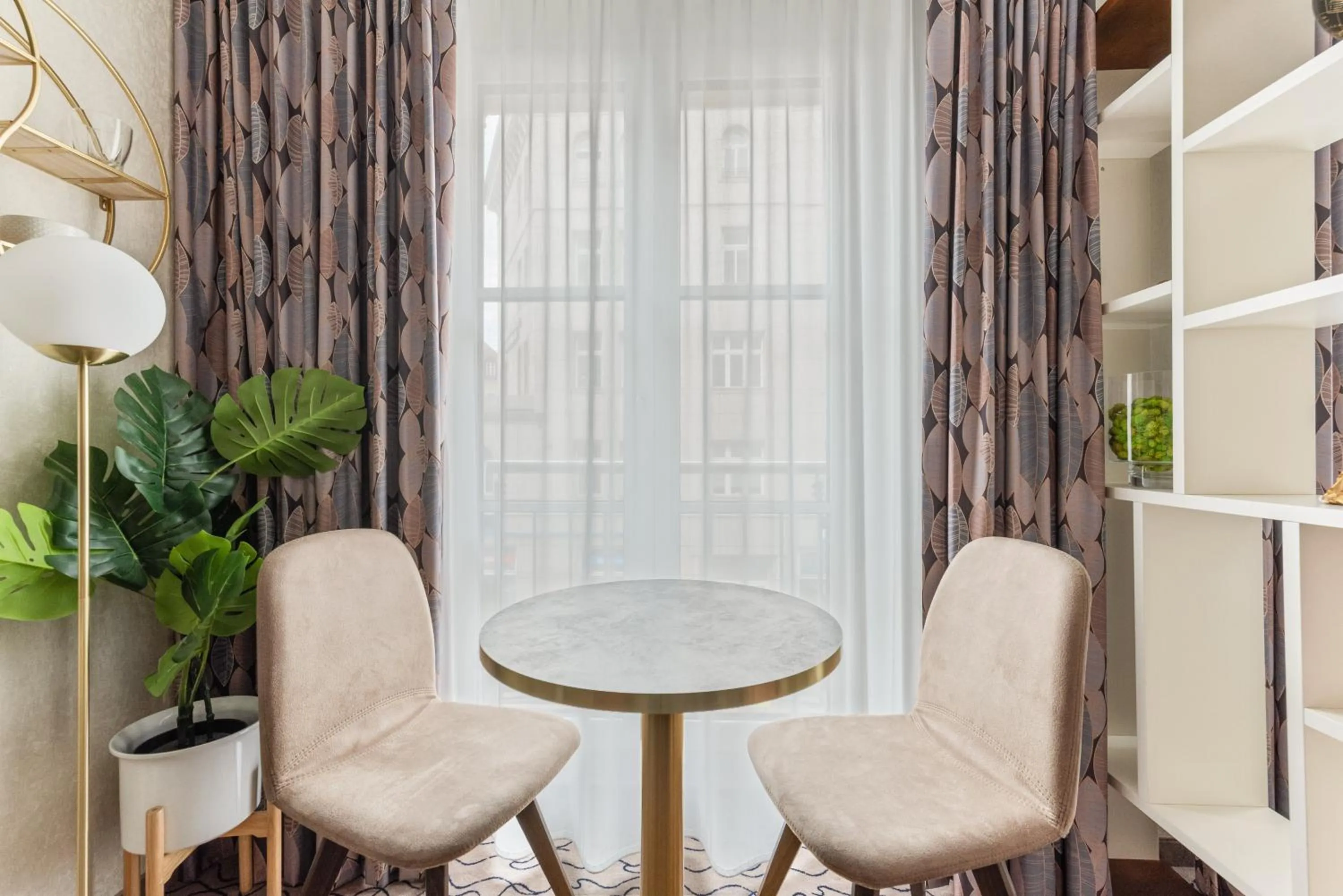 Dining area in AdvaStay by KING's