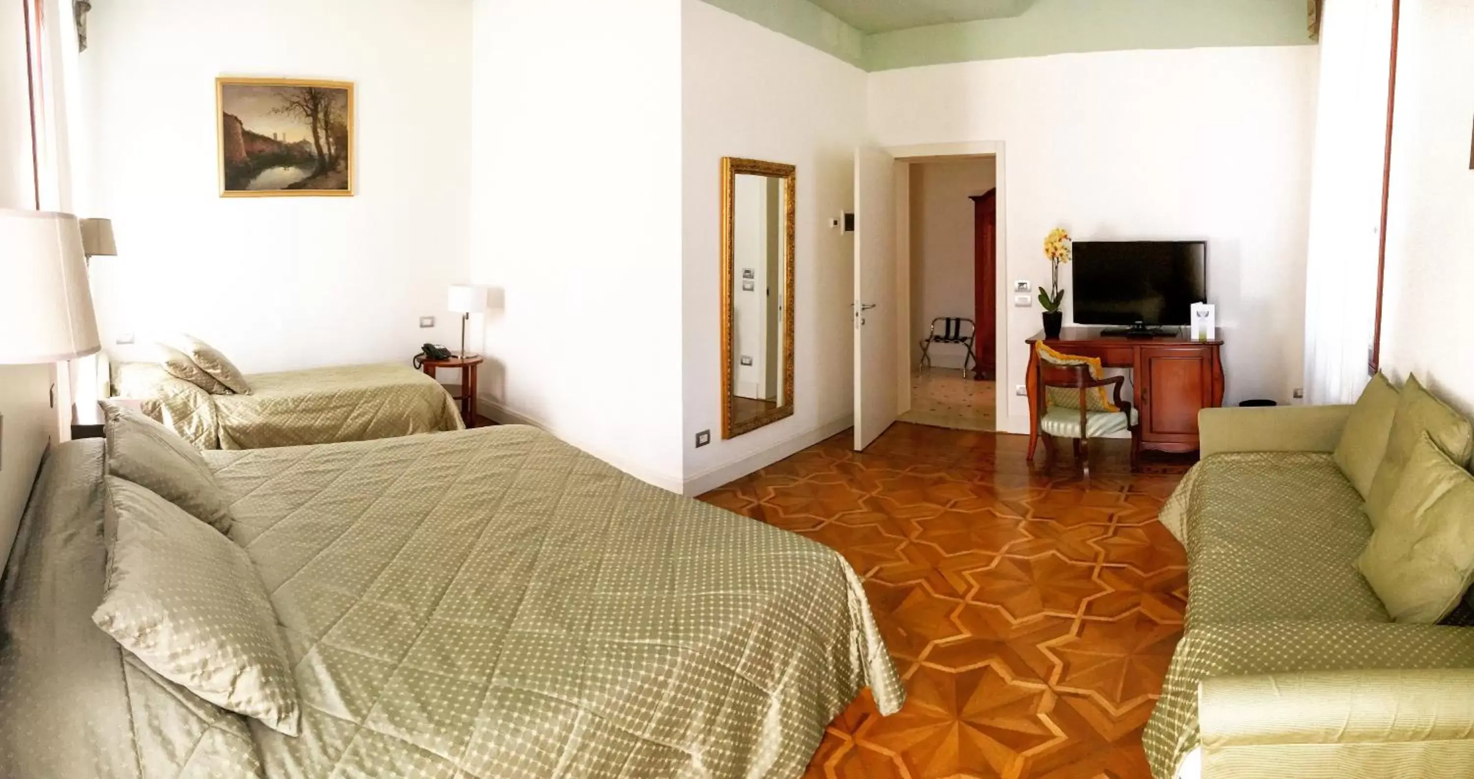 Photo of the whole room, Bed in Hotel Sant'Antonin