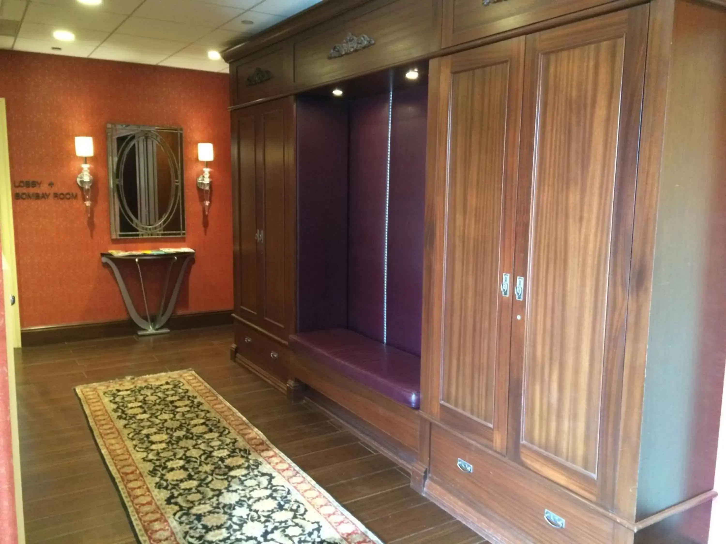 Property building, TV/Entertainment Center in Chestnut Hill Hotel