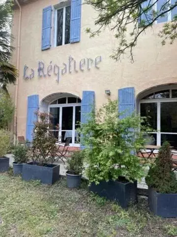 Property Building in Logis Hotel Restaurant Le Domaine de la Régalière