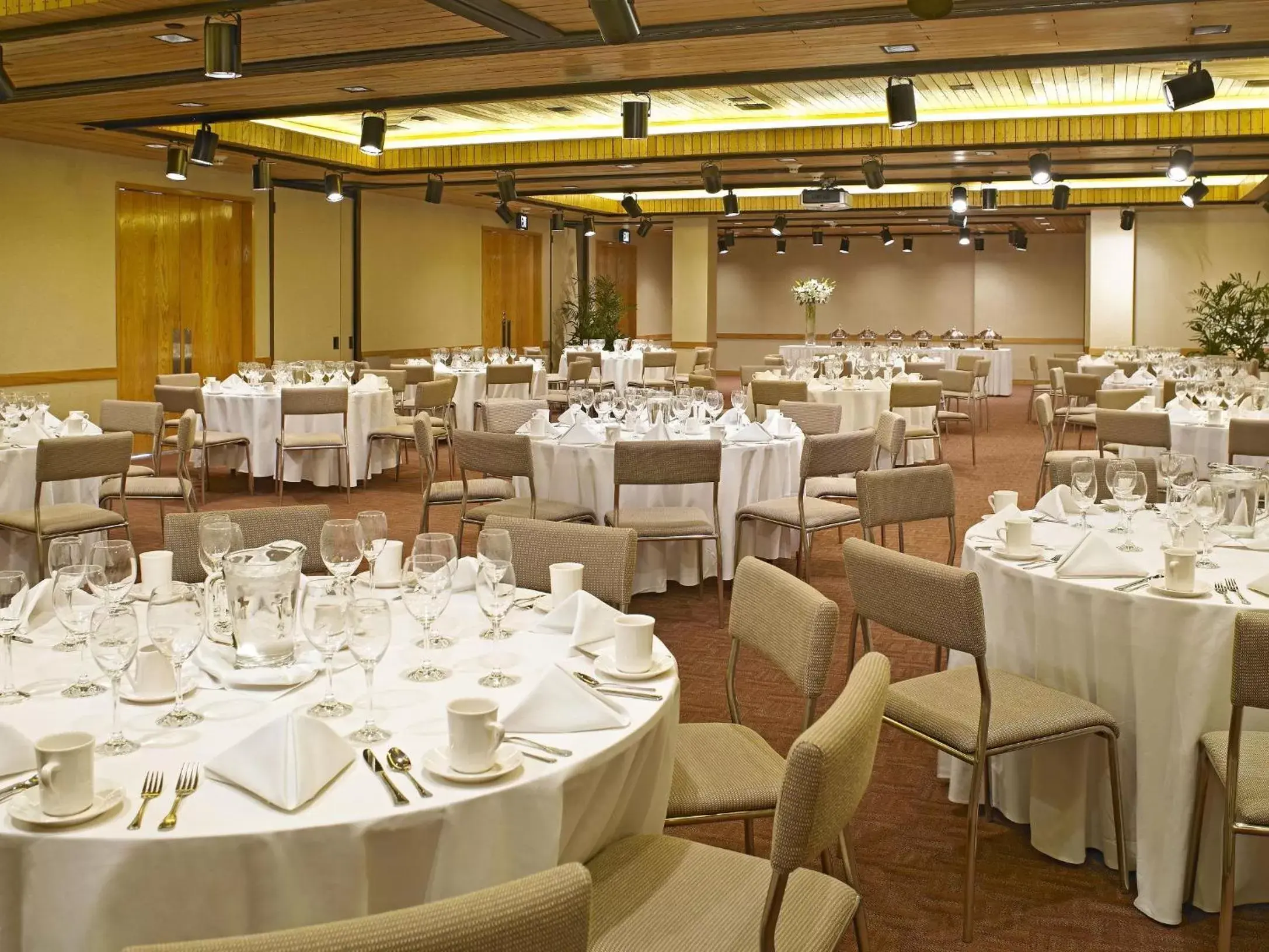 Banquet/Function facilities, Restaurant/Places to Eat in Miami International Airport Hotel