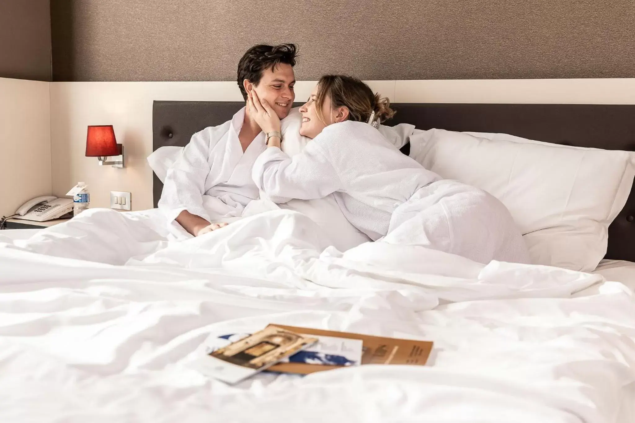 Photo of the whole room, Bed in Hotel Navarra Brugge Photo of the whole room, Bed in Hotel Navarra Brugge