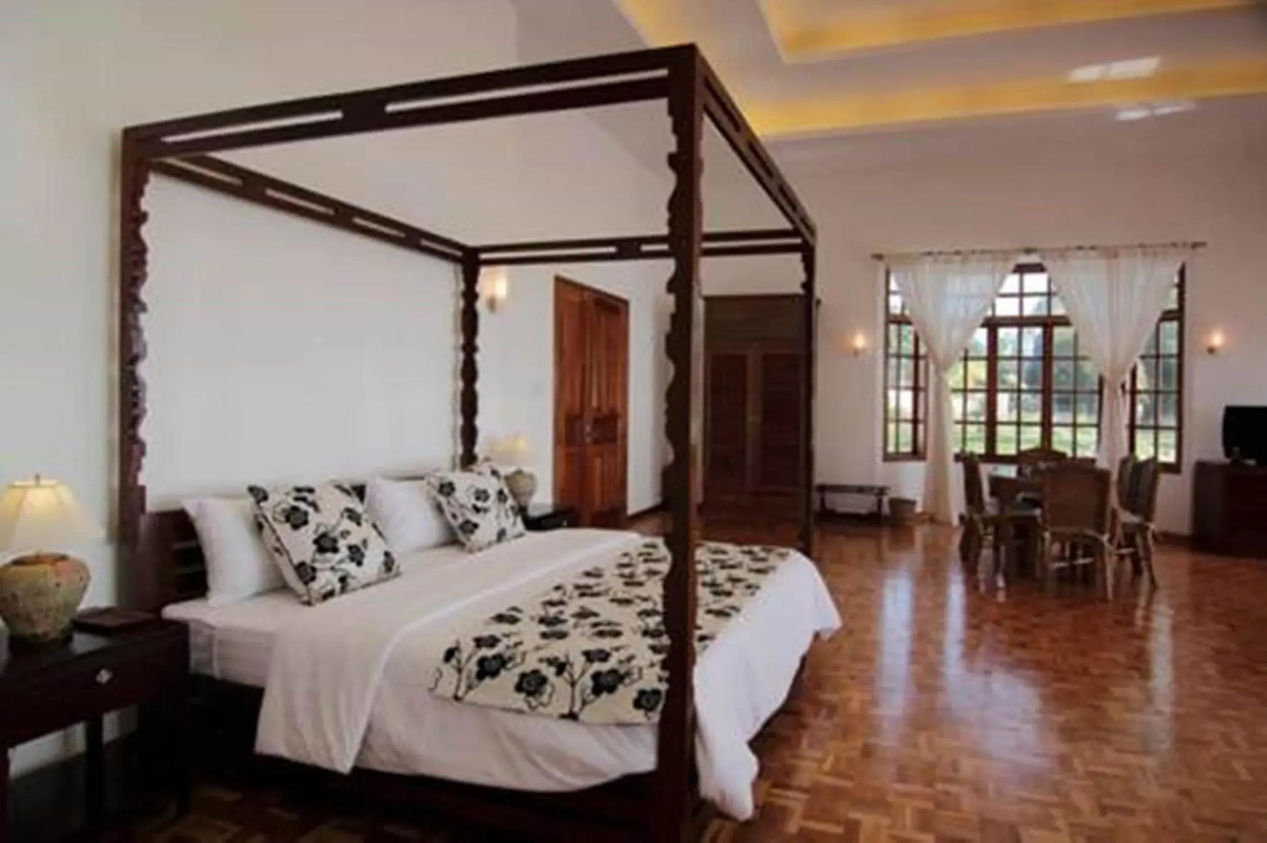 Bedroom, Bed in Sea Dream Resorts