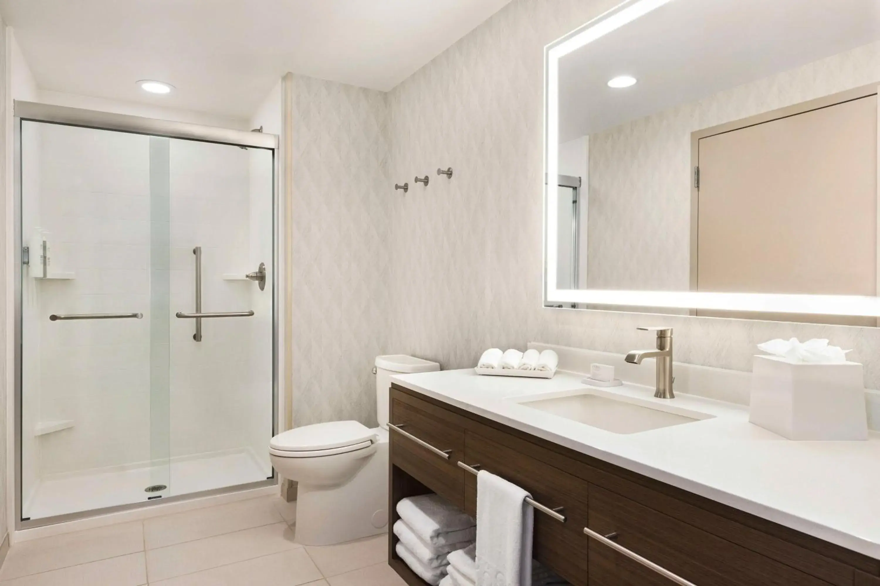 Bathroom in Home2 Suites By Hilton Leesburg, Va