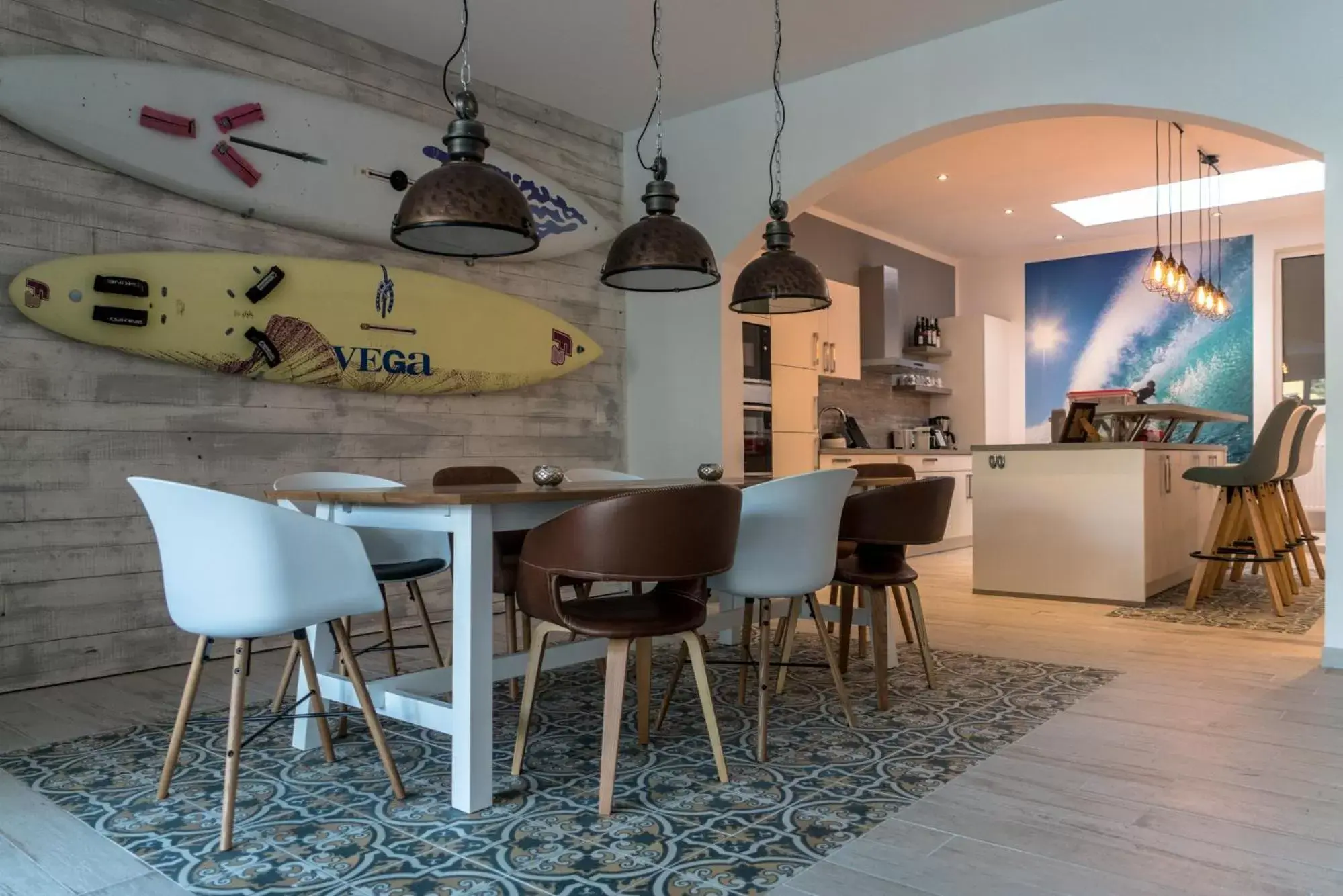 Kitchen or kitchenette, Dining Area in Hotel Stadt Cuxhaven