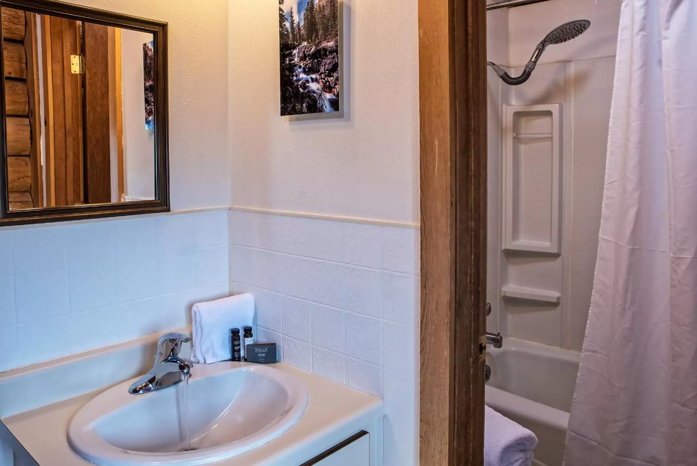 Bathroom in Triangle C Cabins