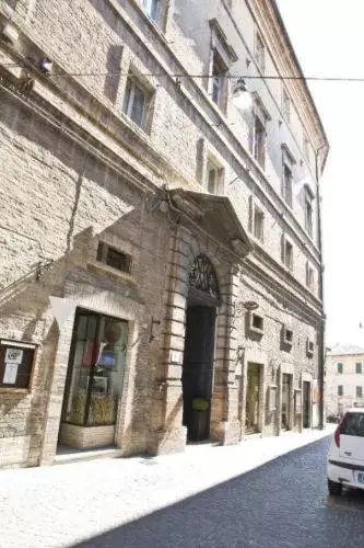 Facade/entrance, Property Building in MA Hotel