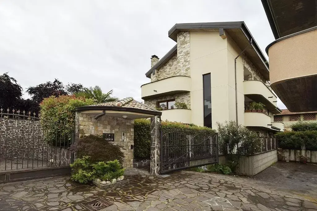 Property Building in ILLUVIA affitto camere