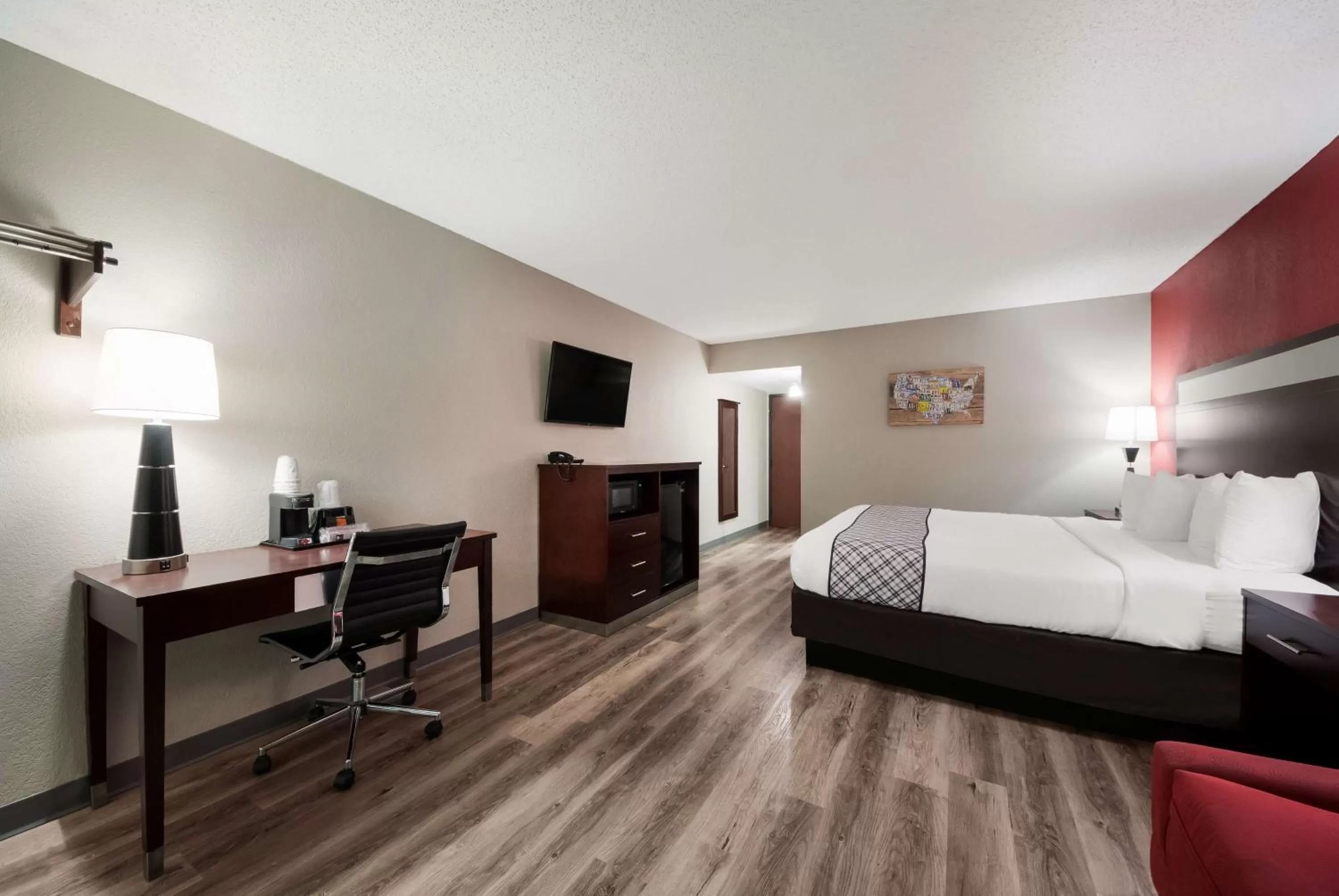 Bedroom, Bed in SureStay Plus Hotel by Best Western San Antonio North