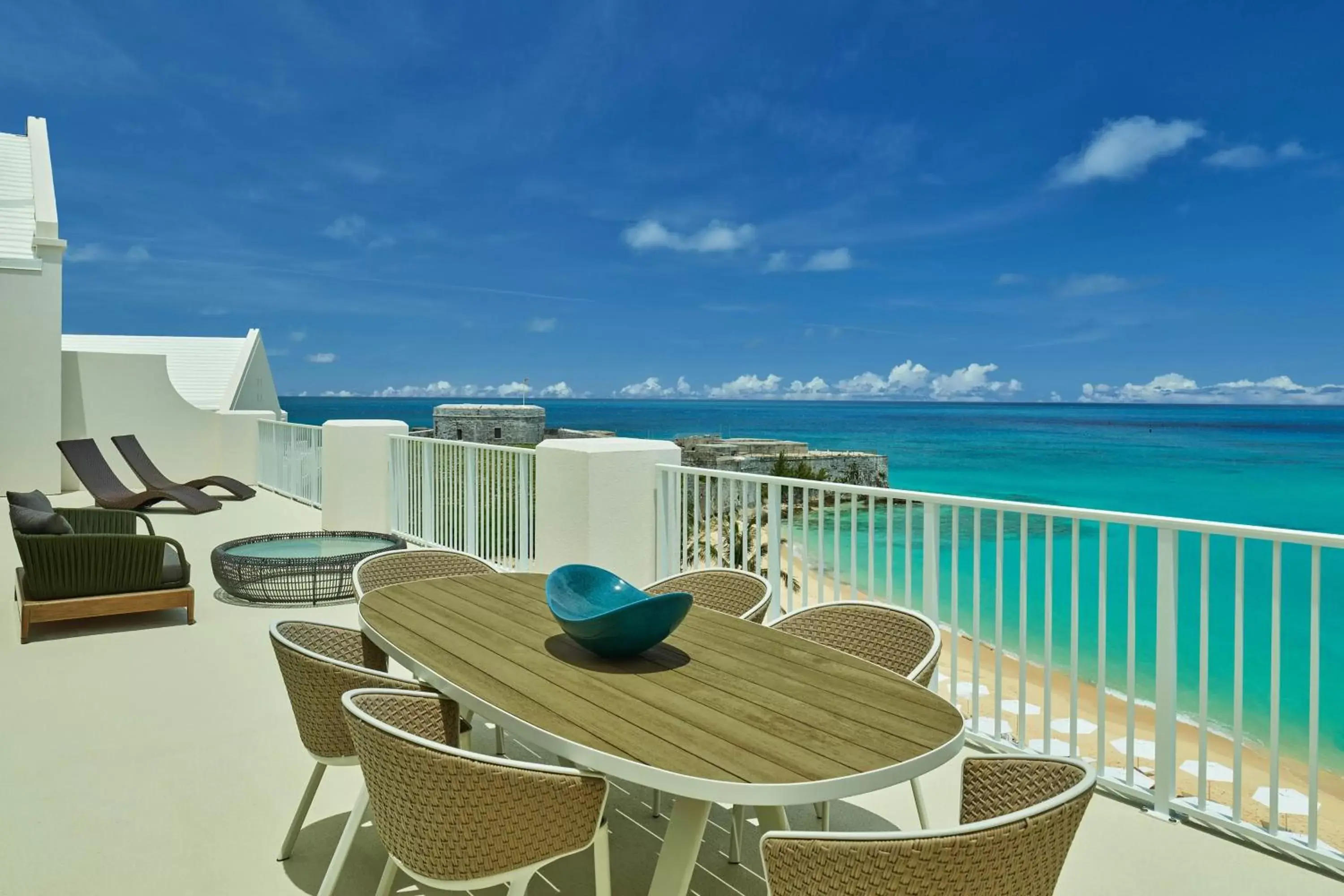 Bedroom, Balcony/Terrace in The St Regis Bermuda Resort