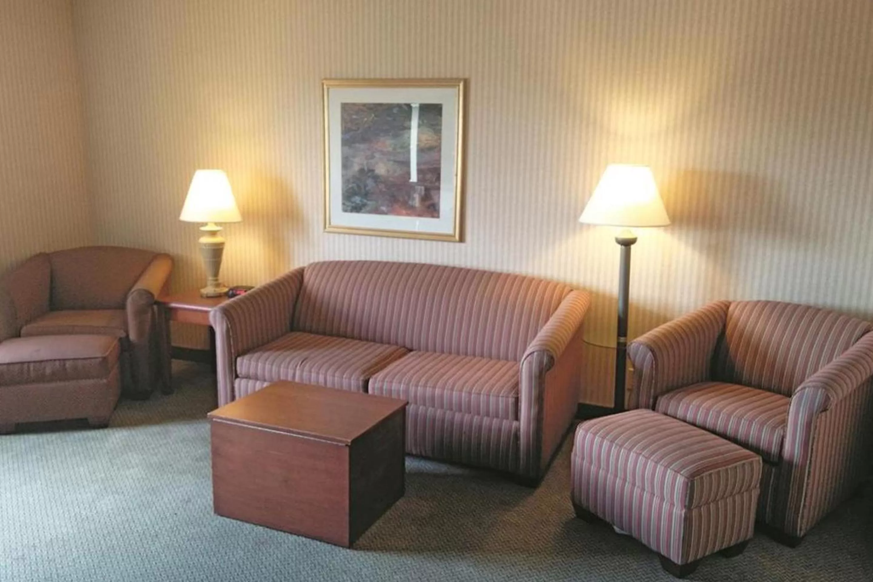 Seating area in La Quinta Inn by Wyndham Detroit Southgate