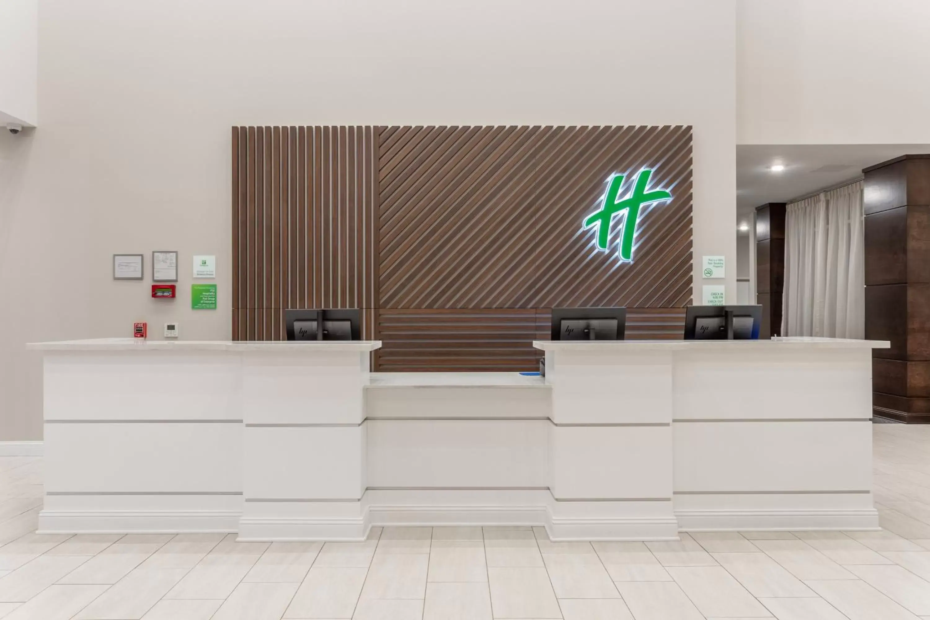 Property building, Lobby/Reception in Holiday Inn & Suites - Jefferson City, an IHG Hotel