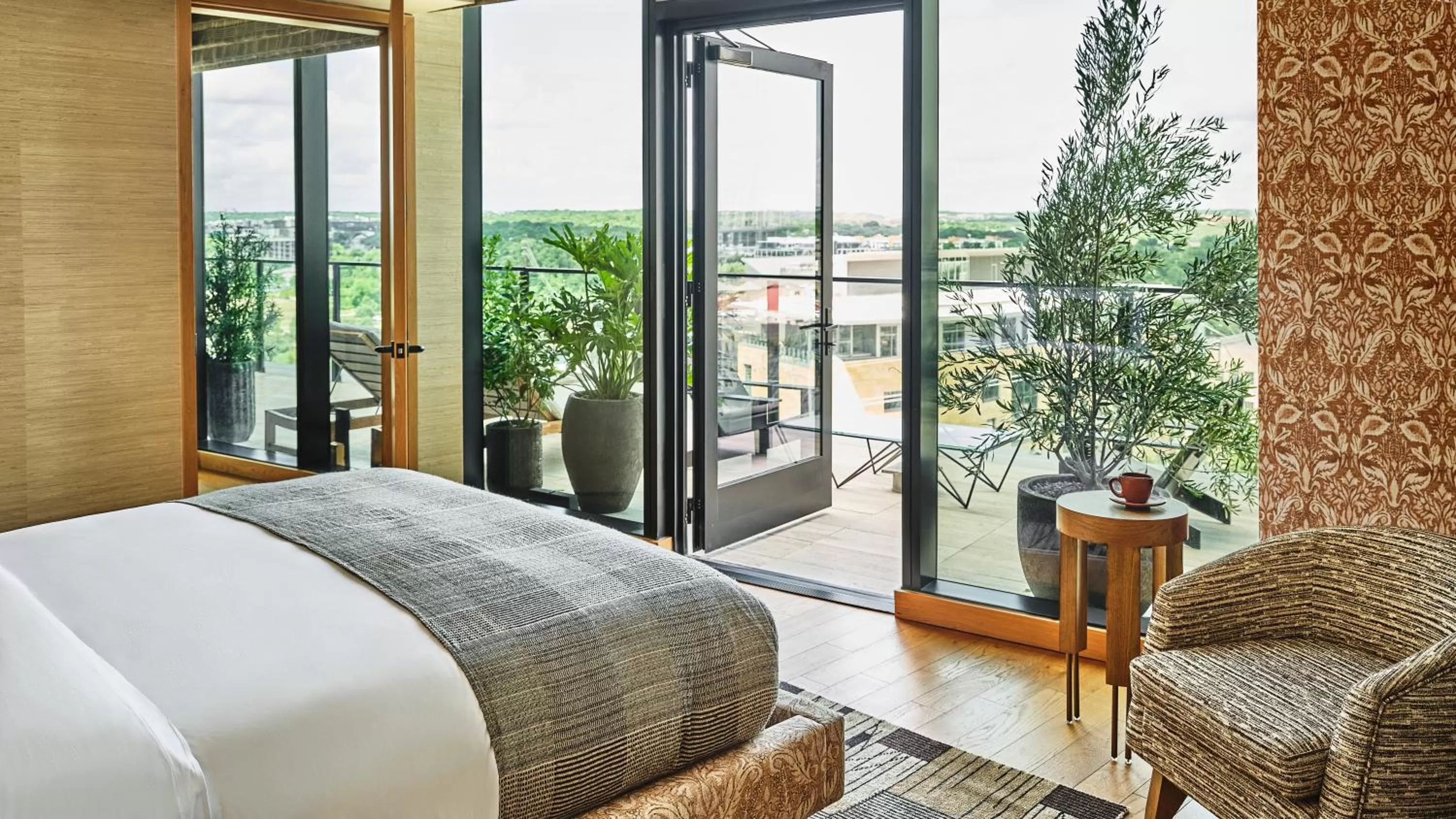 Bed in Austin Proper Hotel, a Member of Design Hotels