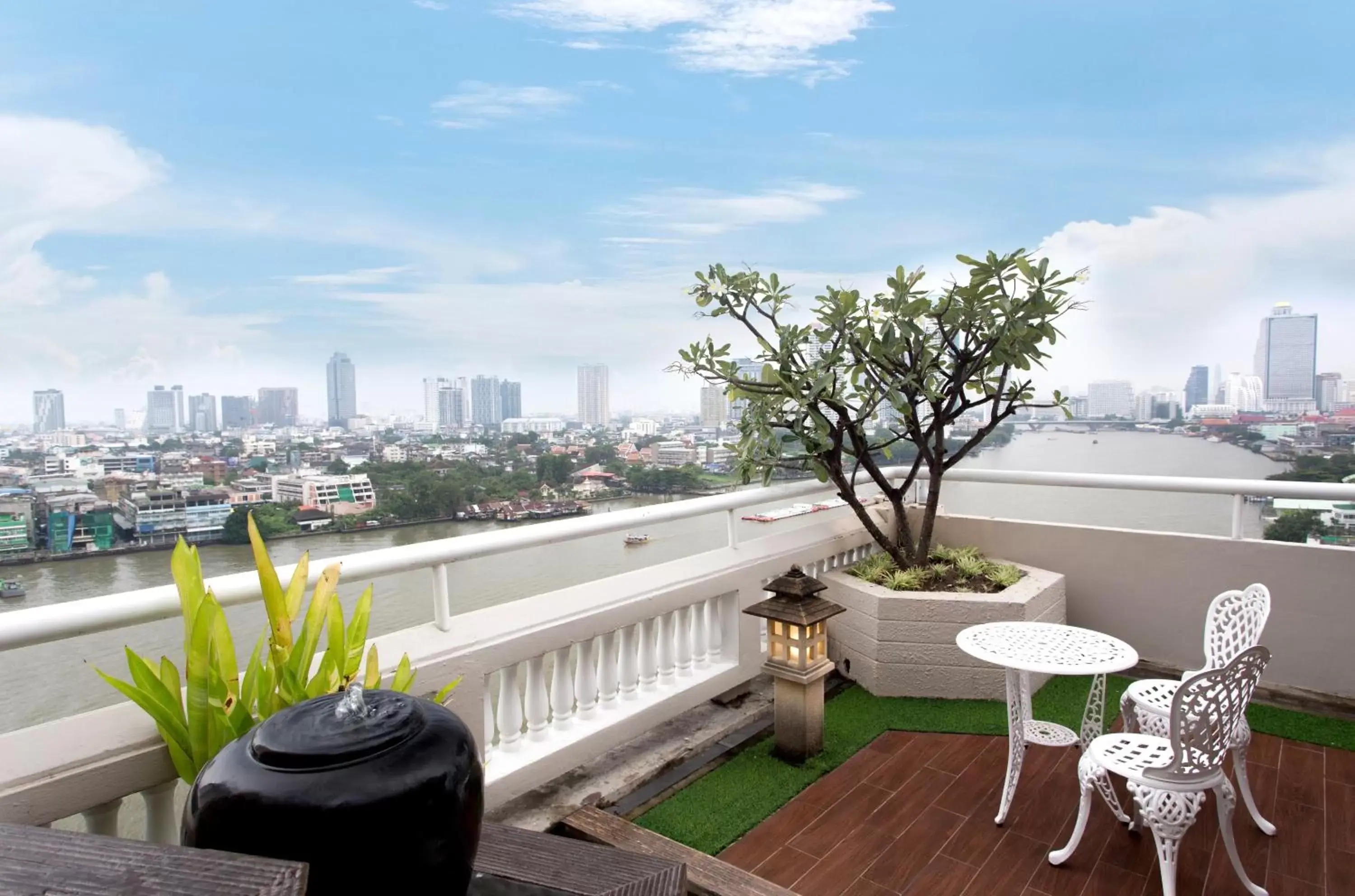 King Suite with Terrace in Ramada Plaza by Wyndham Bangkok Menam Riverside