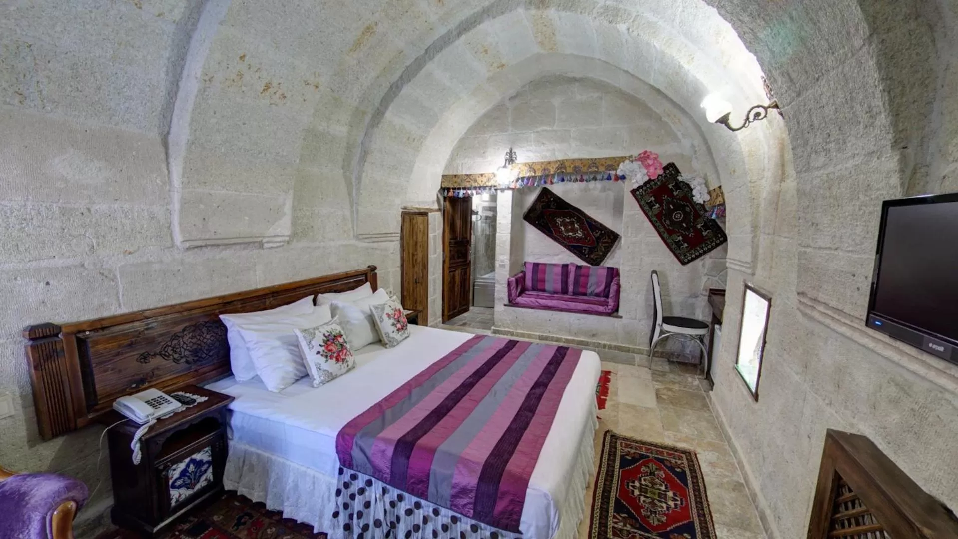 Bedroom, Bed in Roc Of Cappadocia