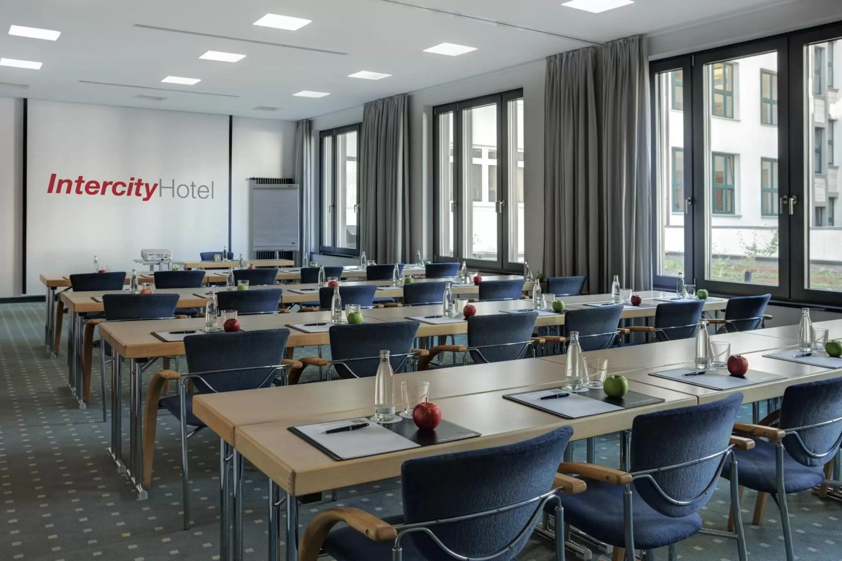 Meeting/conference room in IntercityHotel Hamburg Hauptbahnhof