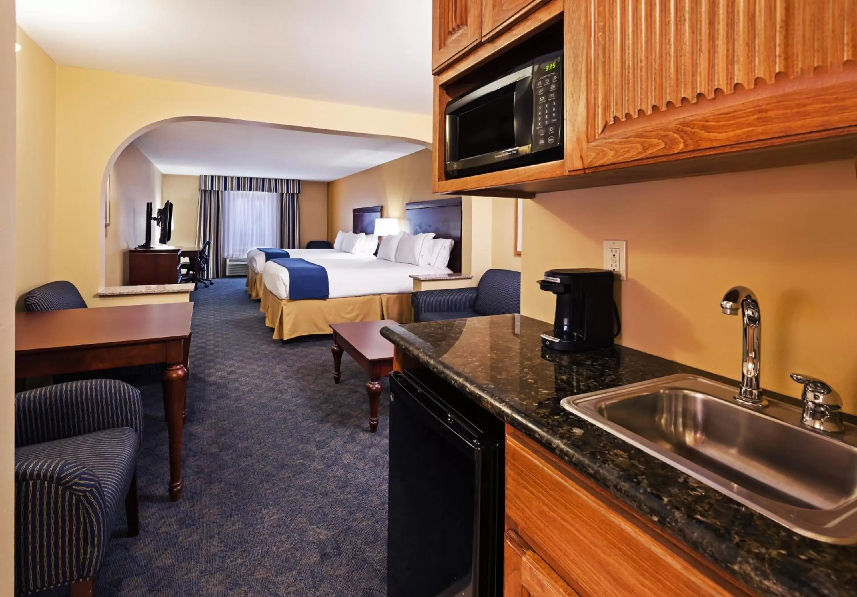 Photo of the whole room, Kitchen/Kitchenette in Holiday Inn Express & Suites, Corpus Christi NW, Calallen, an IHG Hotel