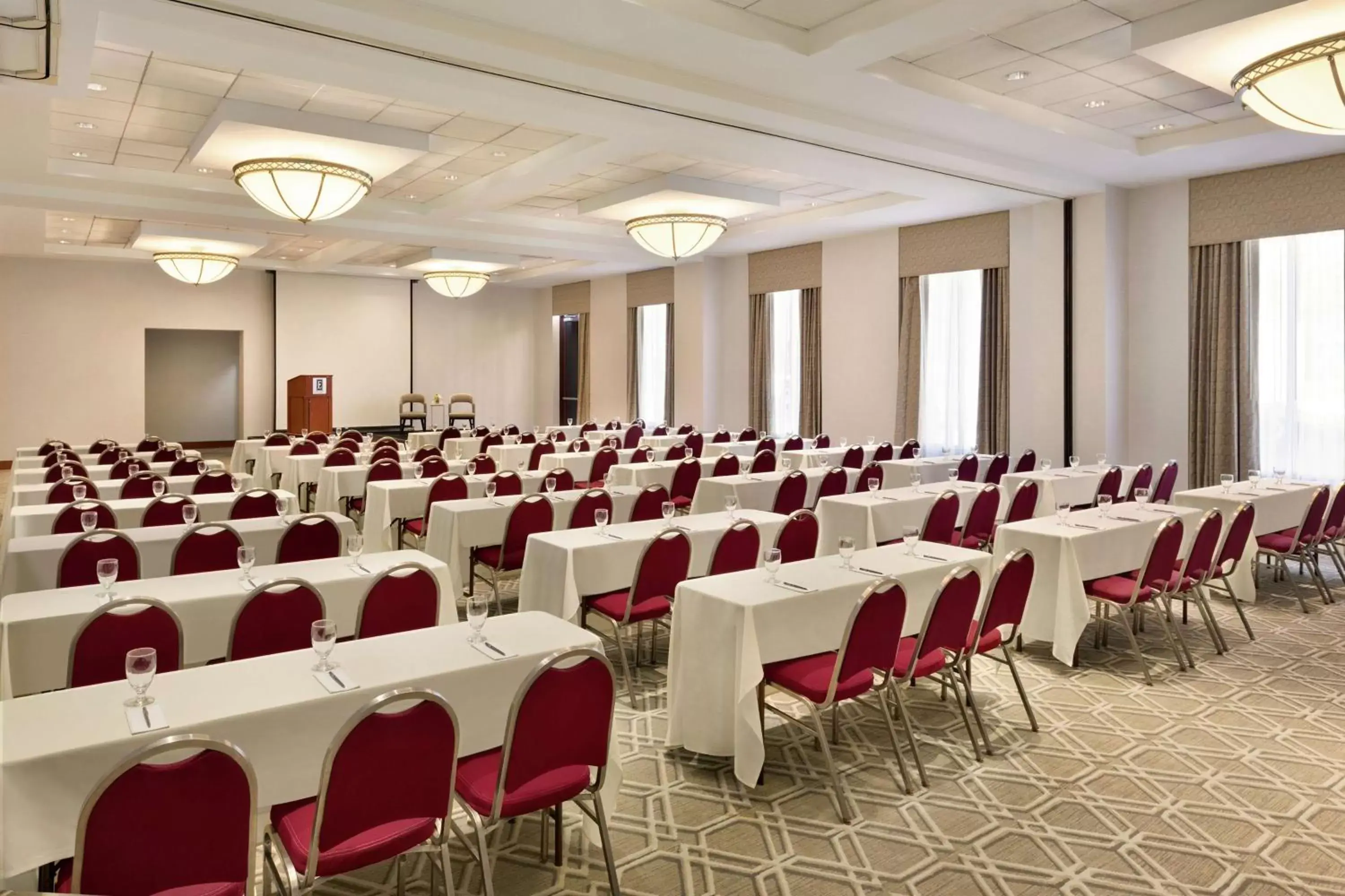 Meeting/conference room in Embassy Suites Boston at Logan Airport