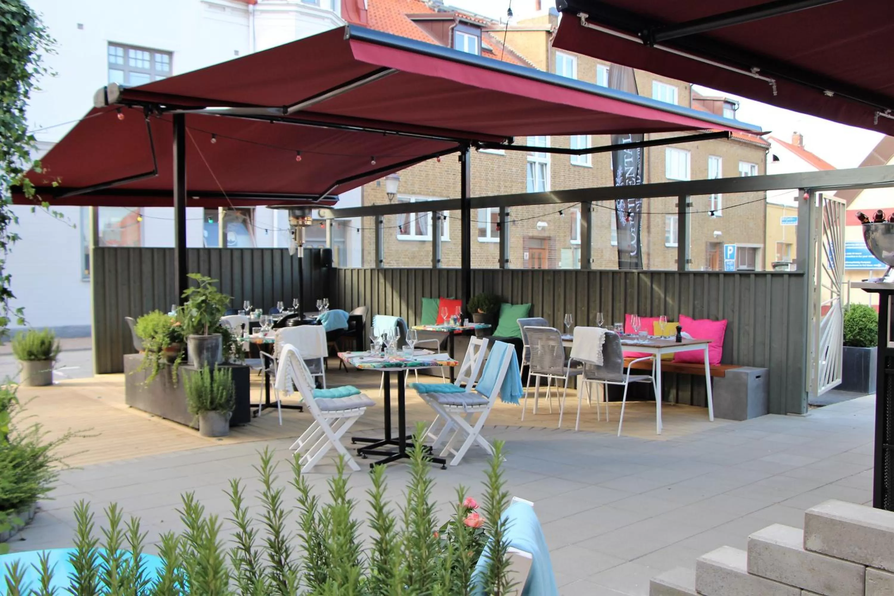 Restaurant/places to eat in Continental du Sud