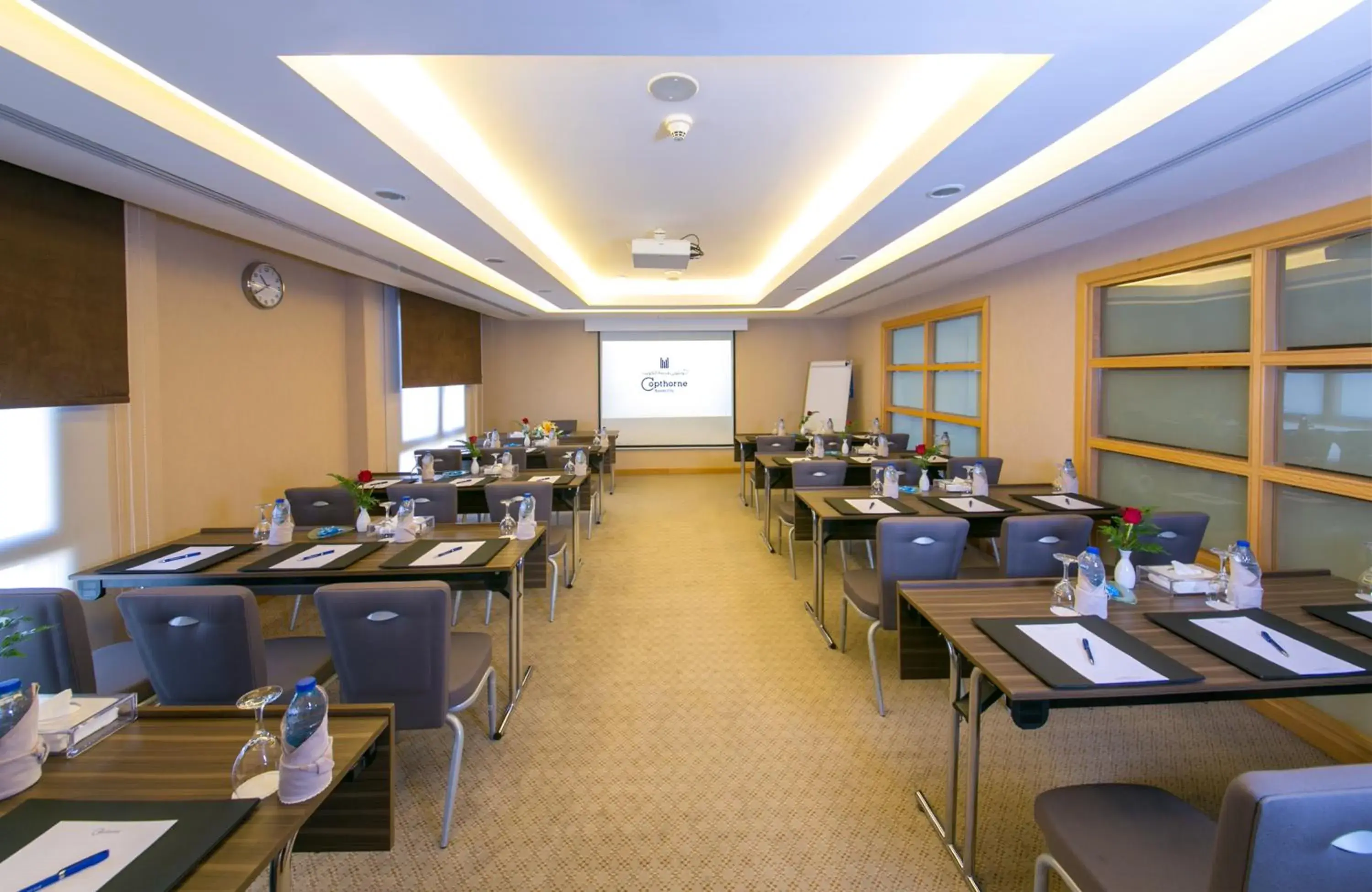 Meeting/conference room, Restaurant/Places to Eat in Millennium Central Kuwait Downtown