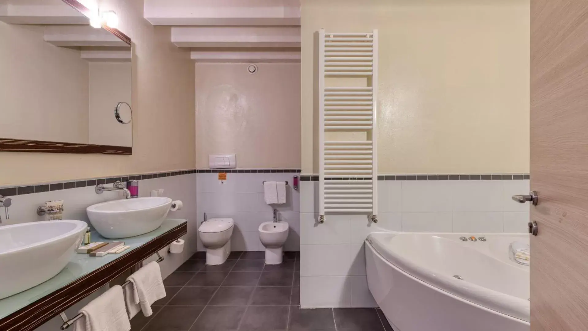 Bathroom in Hotel Fiera Di Brescia