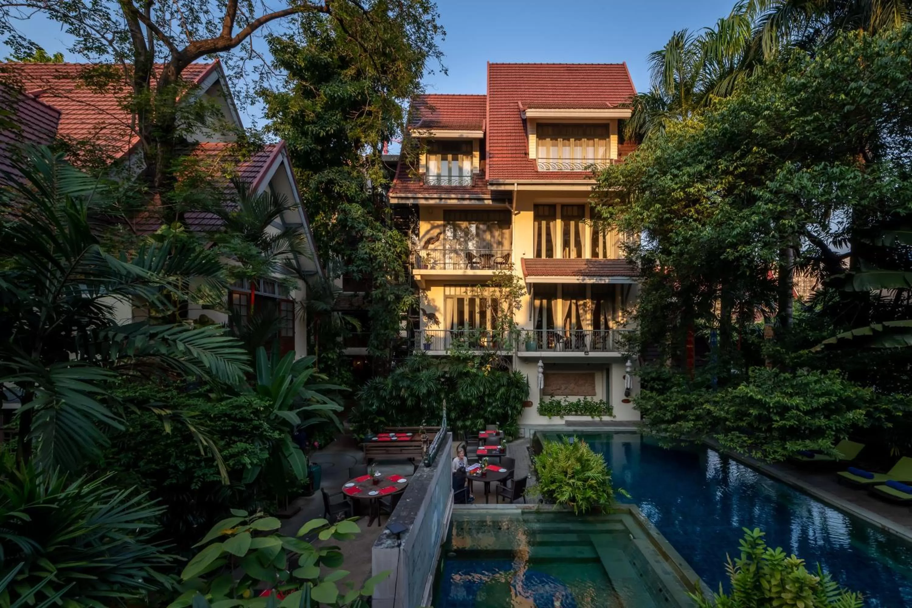 Swimming pool in Ariyasom Villa