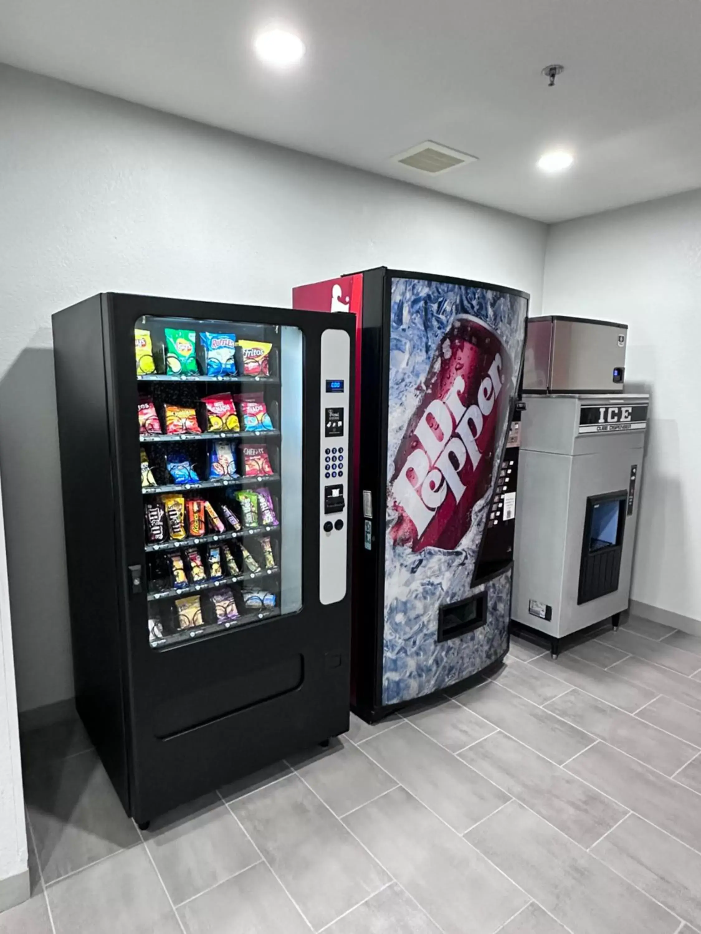 vending machine, Supermarket/Shops in Microtel Inn & Suites by Wyndham of Houma