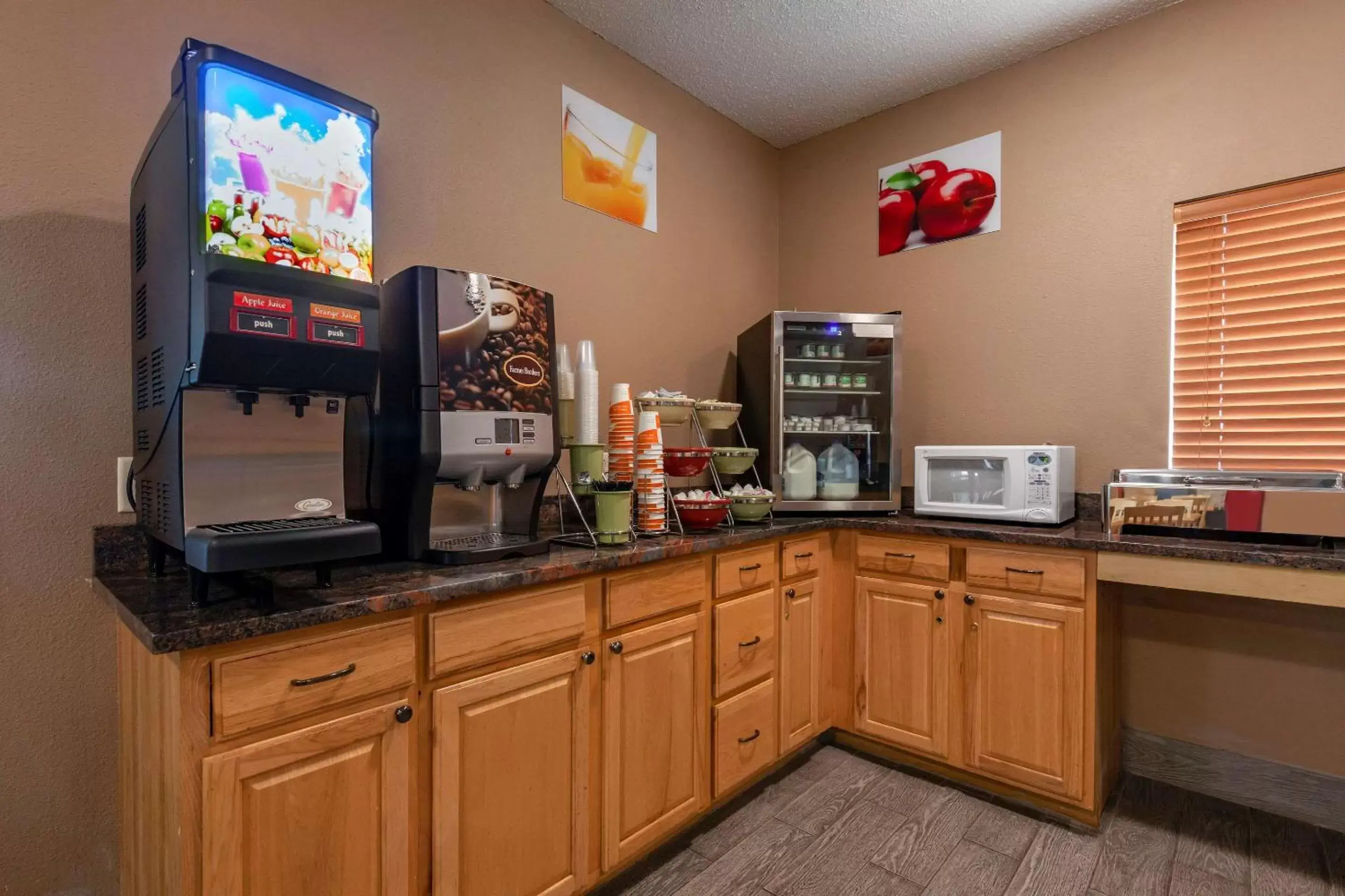 Breakfast in Quality Inn Redgranite Breakfast in Quality Inn Redgranite