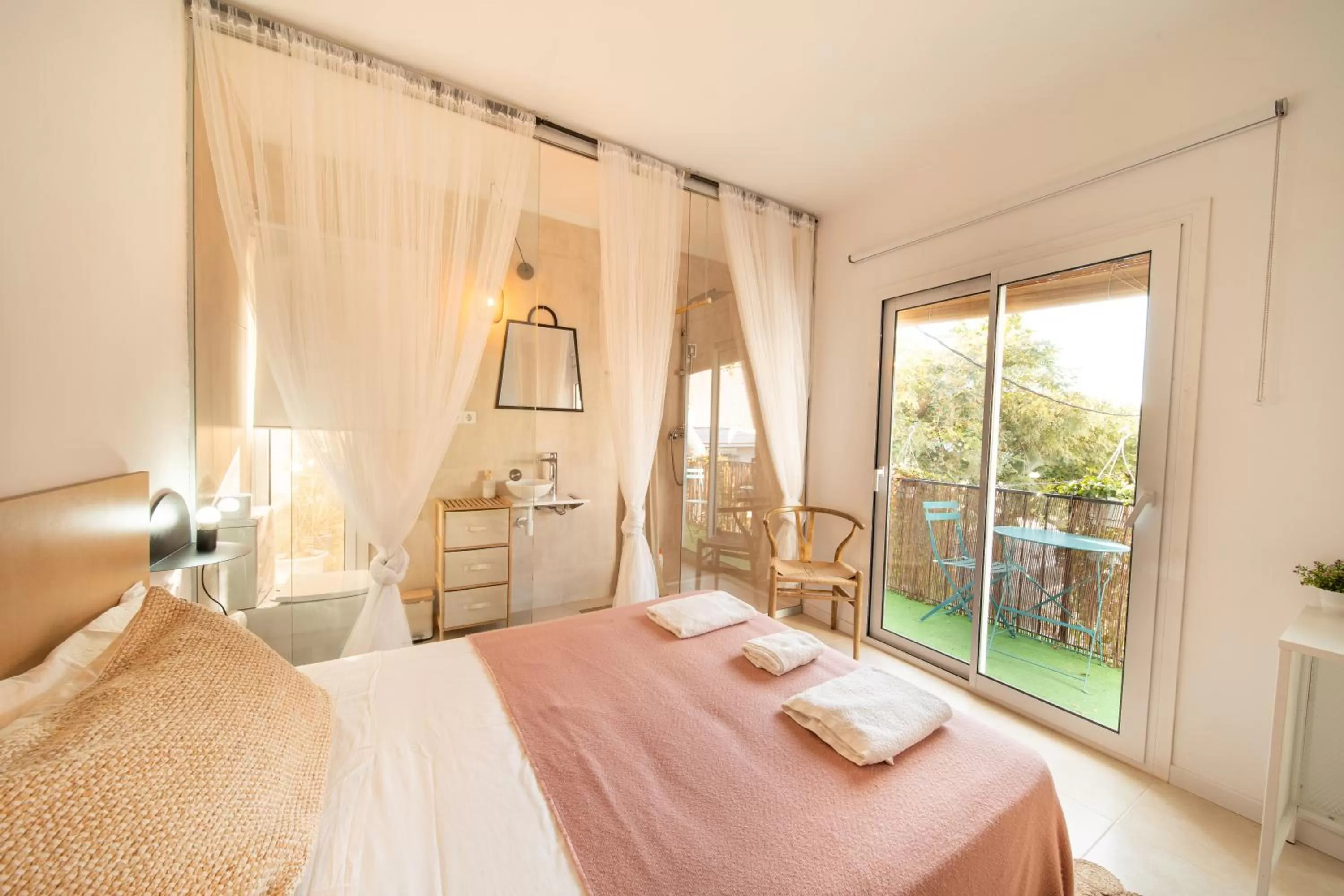 Bed in Sitges Beach Hostal