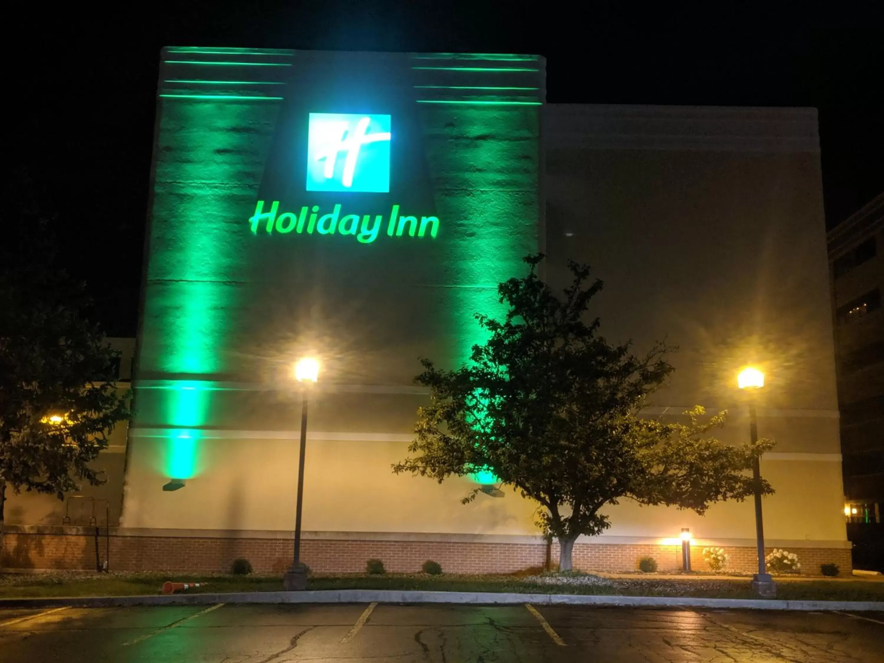 Property Building in Holiday Inn Champaign, an IHG Hotel